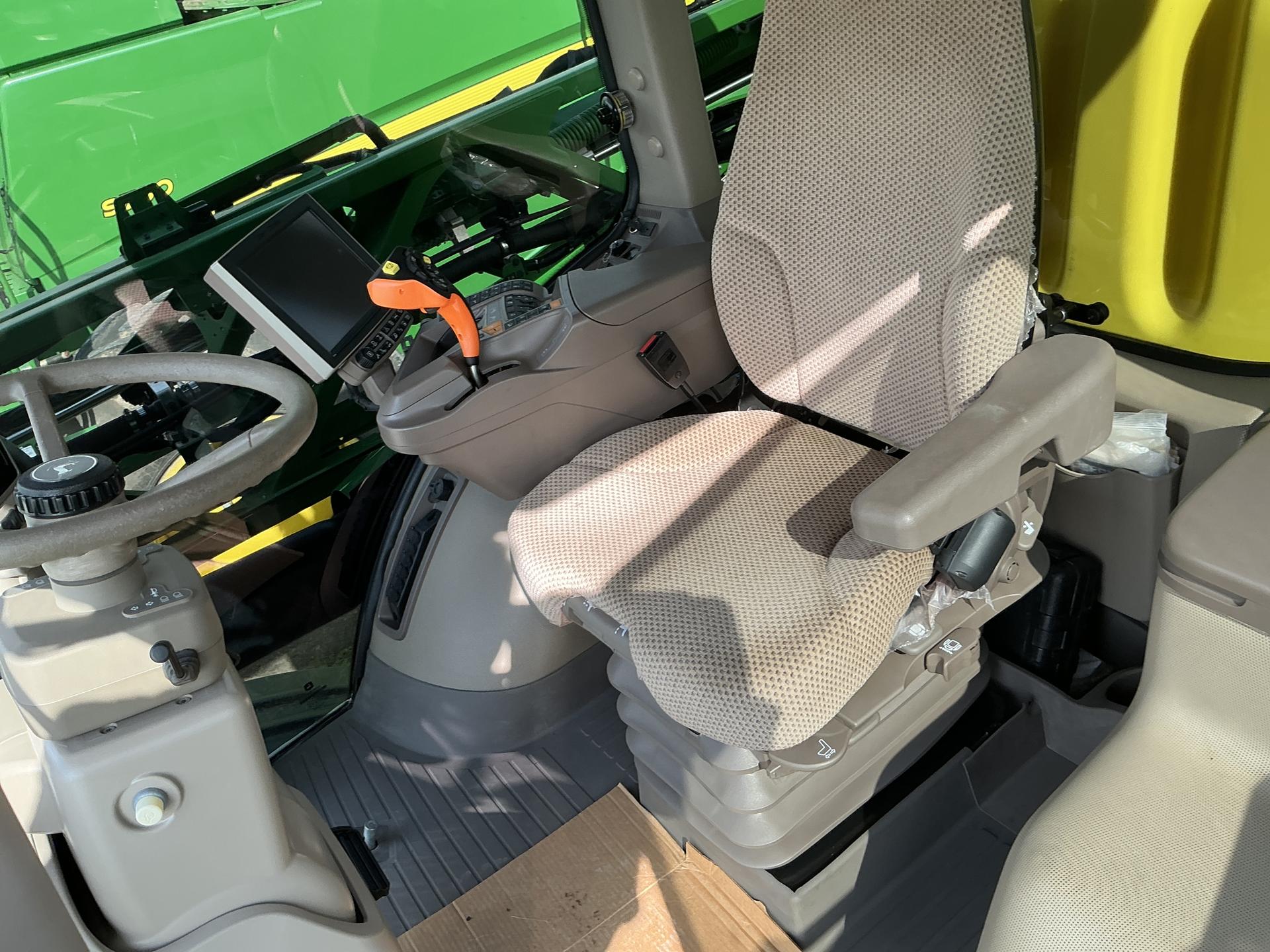 2021 John Deere R4030 Image