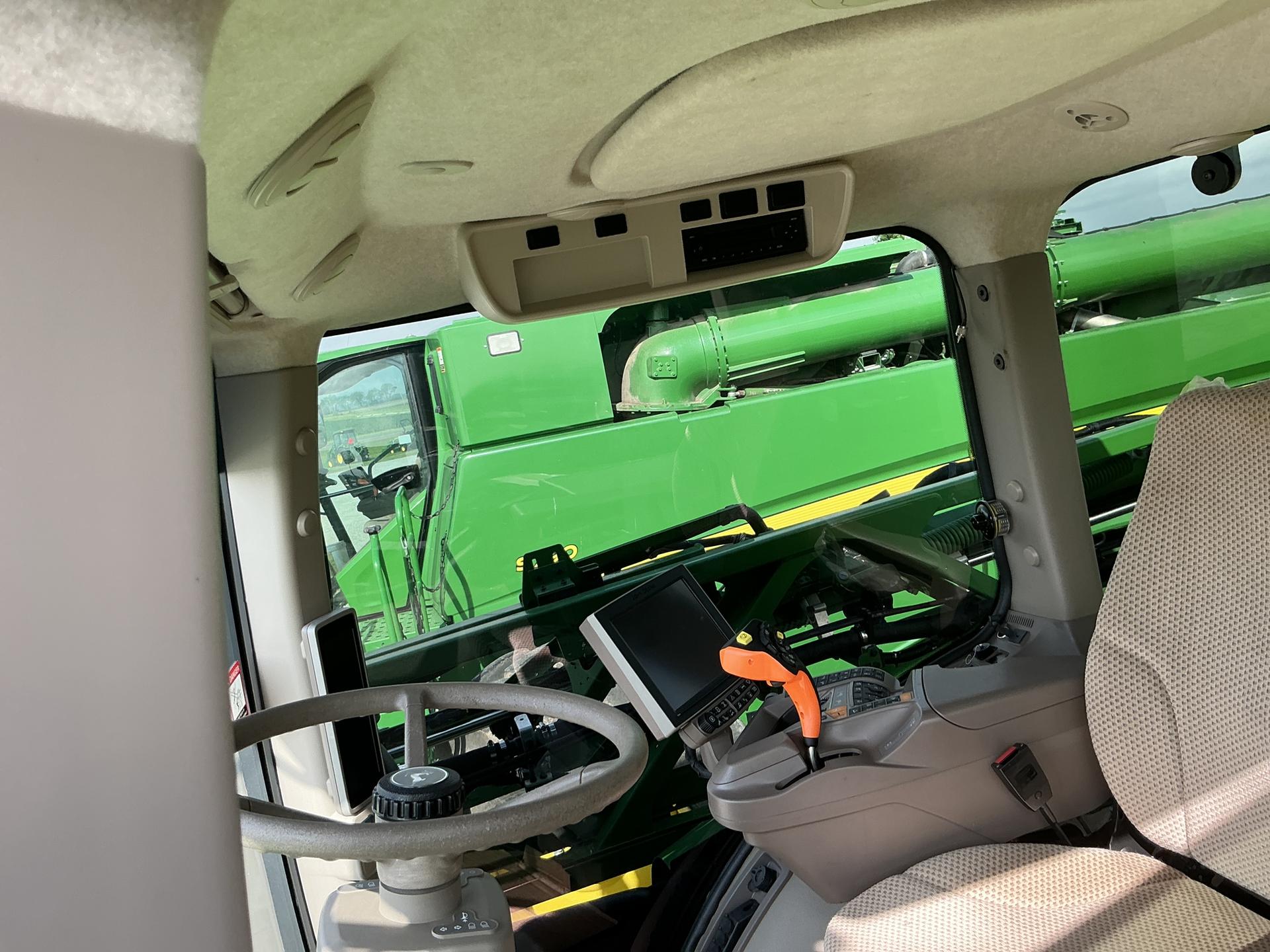 2021 John Deere R4030 Image