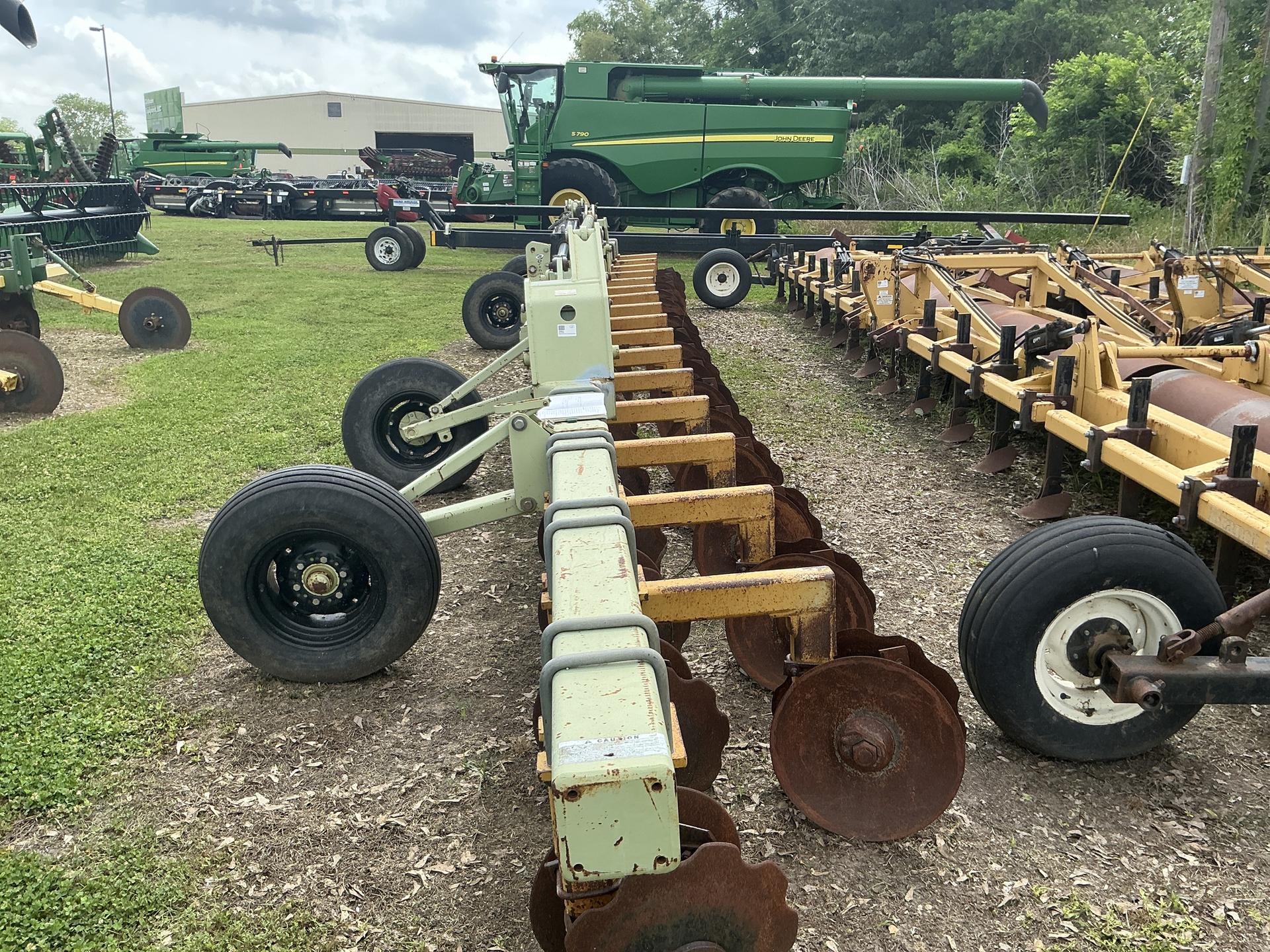 2009 Orthman G12 stack fold bar with AMCO GANGS 16R30” Image