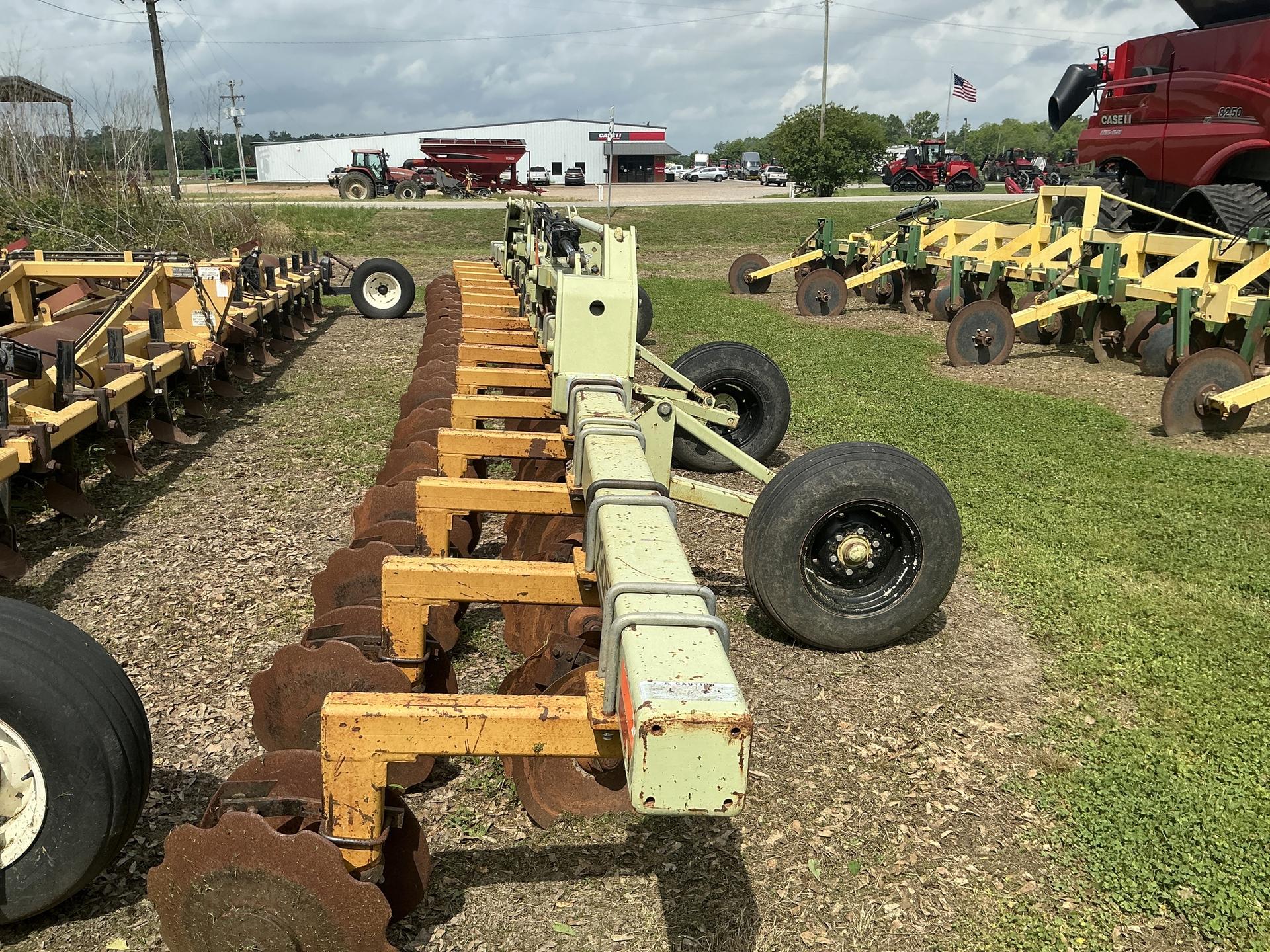 2009 Orthman G12 stack fold bar with AMCO GANGS 16R30” Image