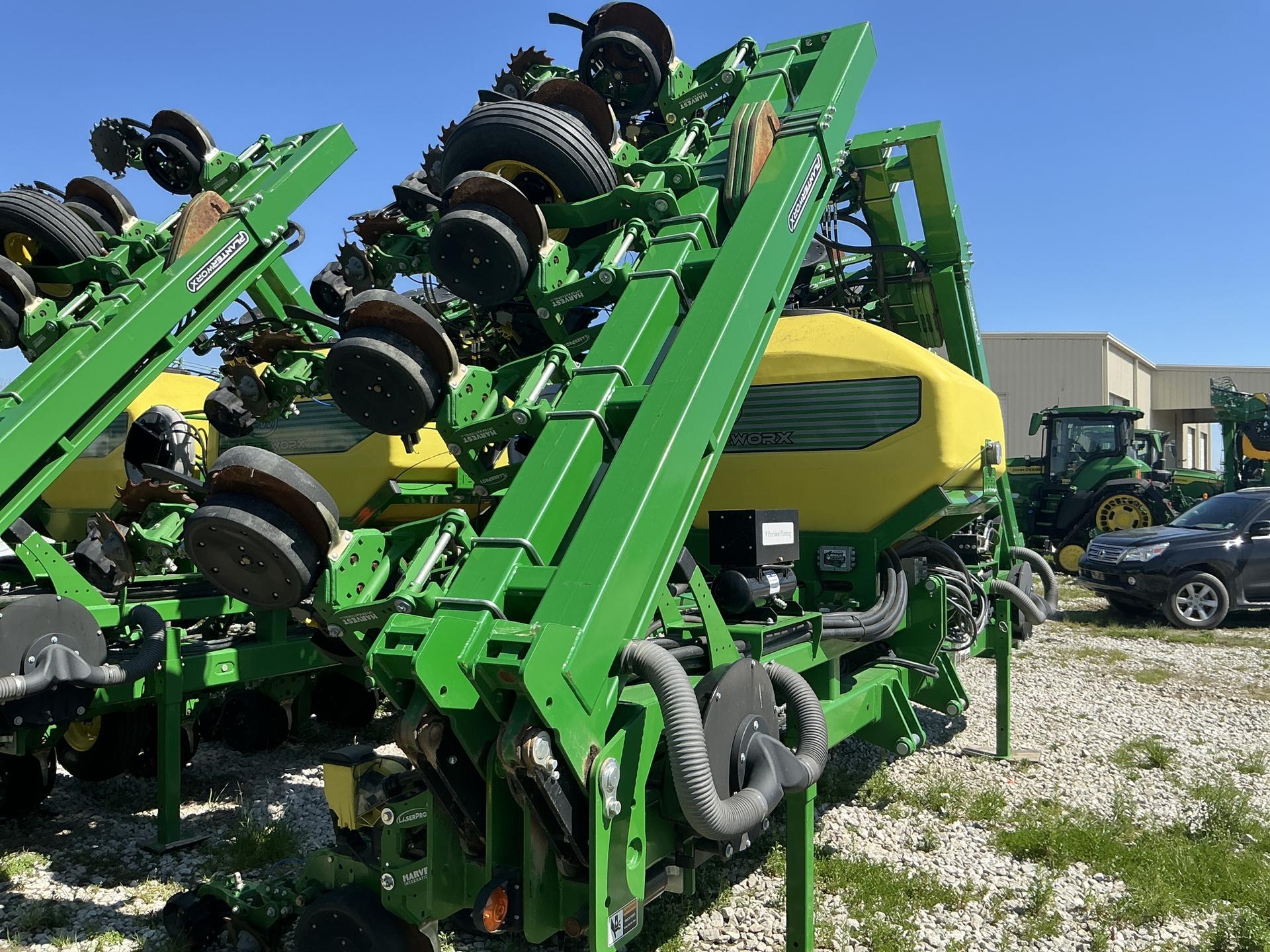 2022 Precision Planting HS 18R30 Planter Image