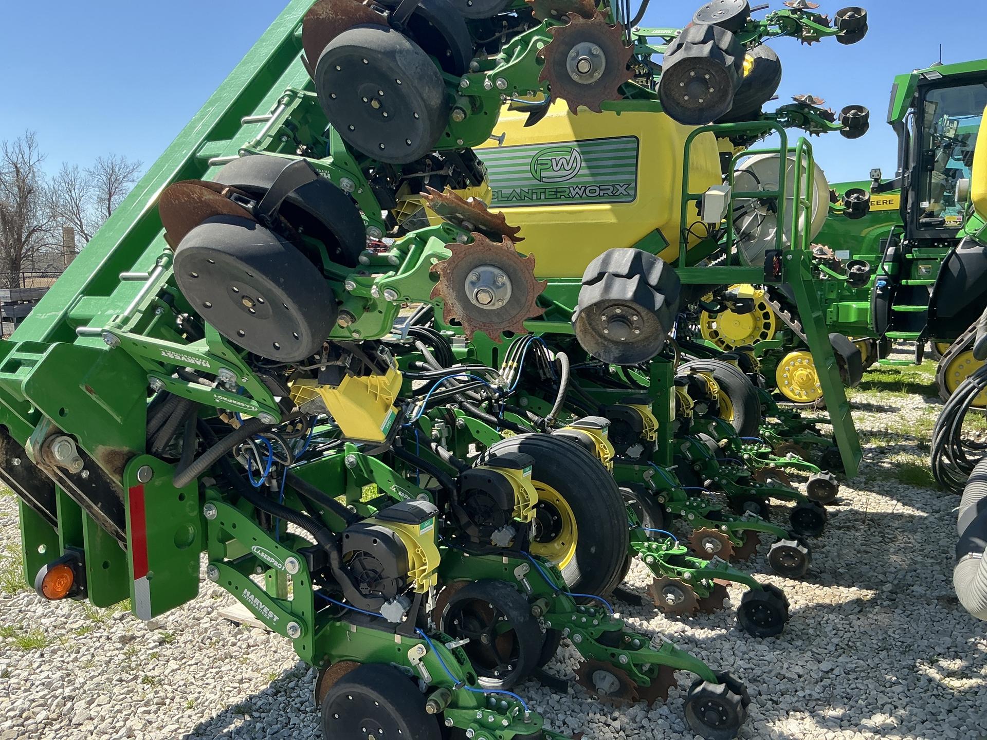 2022 Precision Planting HS 18R30 Planter Image