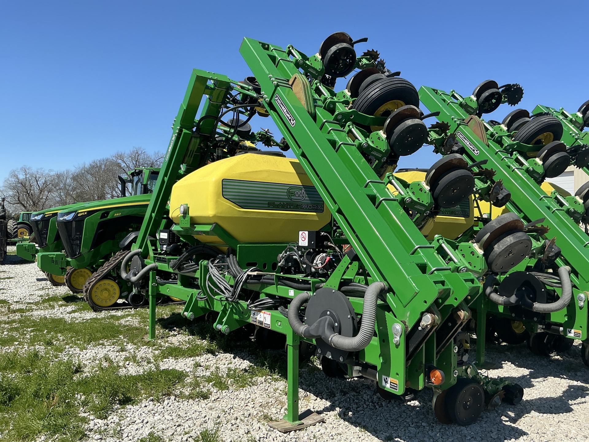 2022 Precision Planting HS 18R30 Planter Image