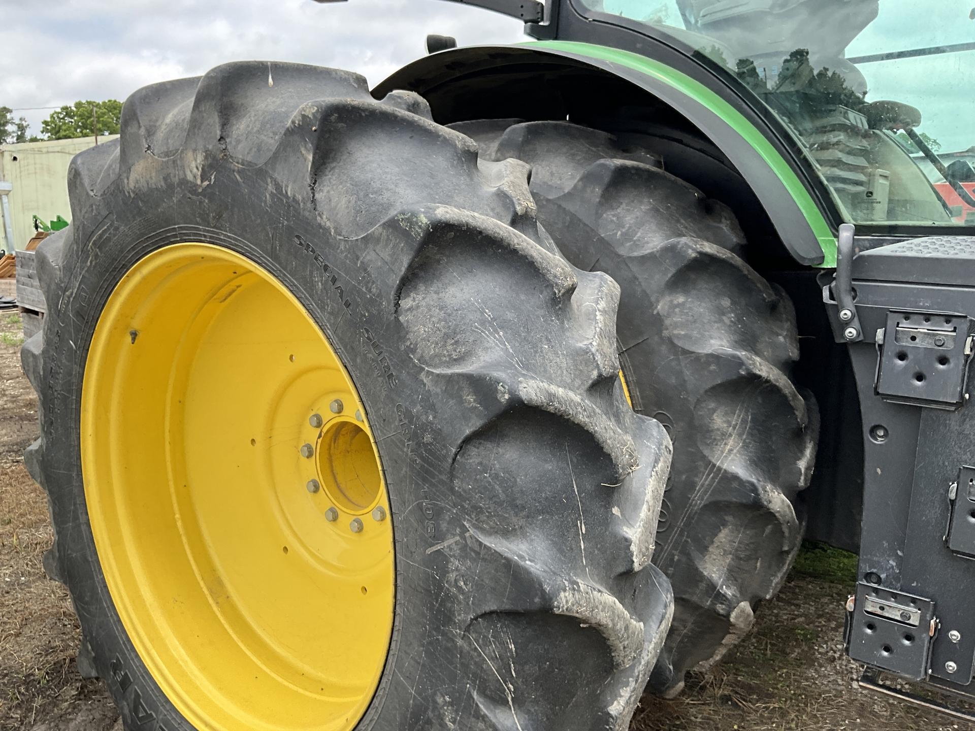 2018 John Deere 8320R Image