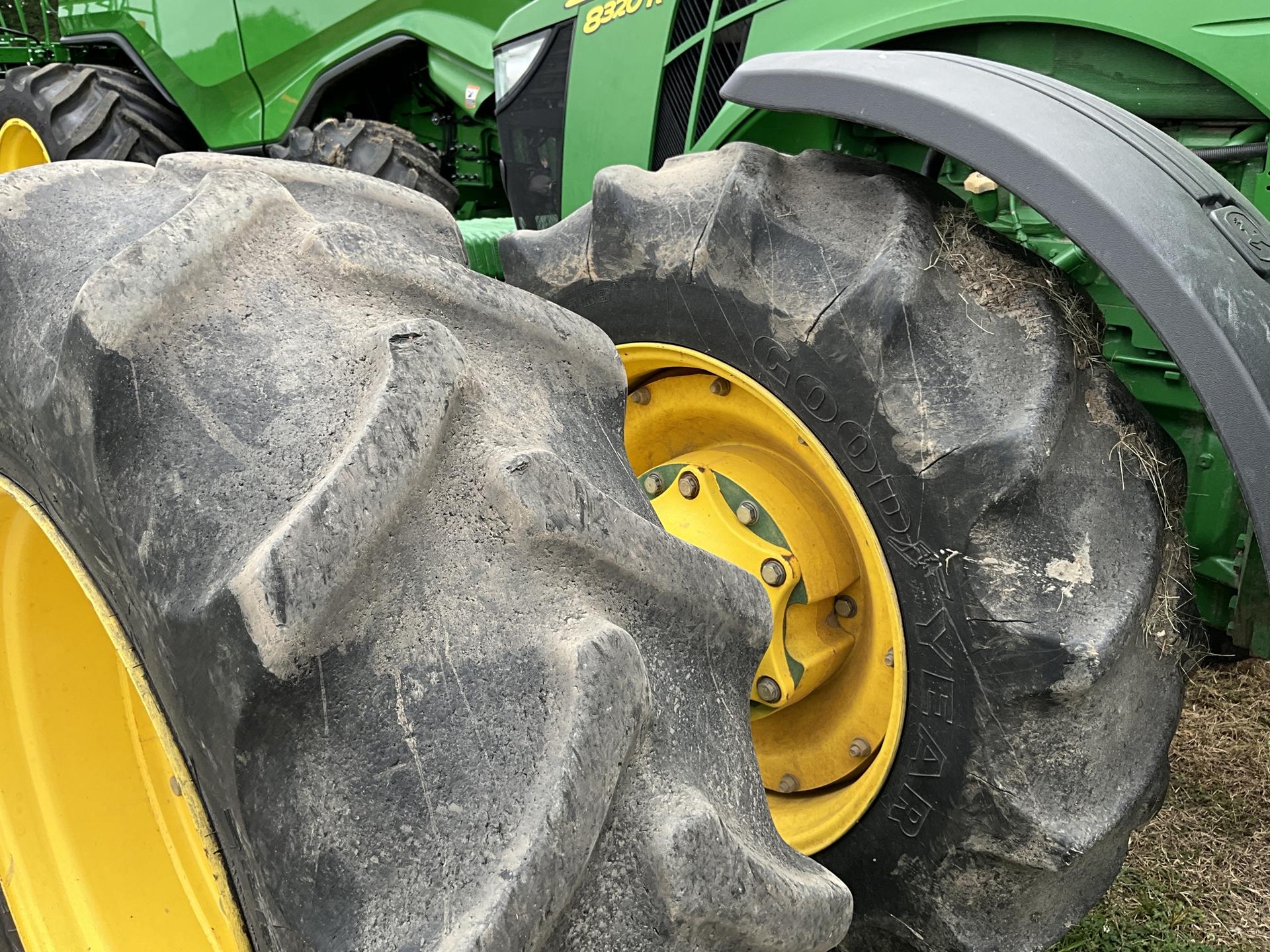 2018 John Deere 8320R Image