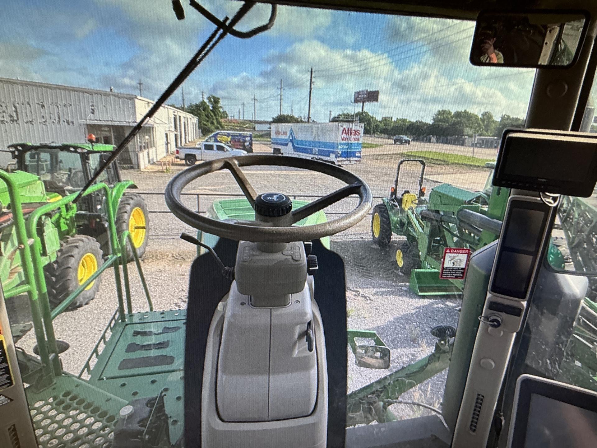 2016 John Deere R4038 Image