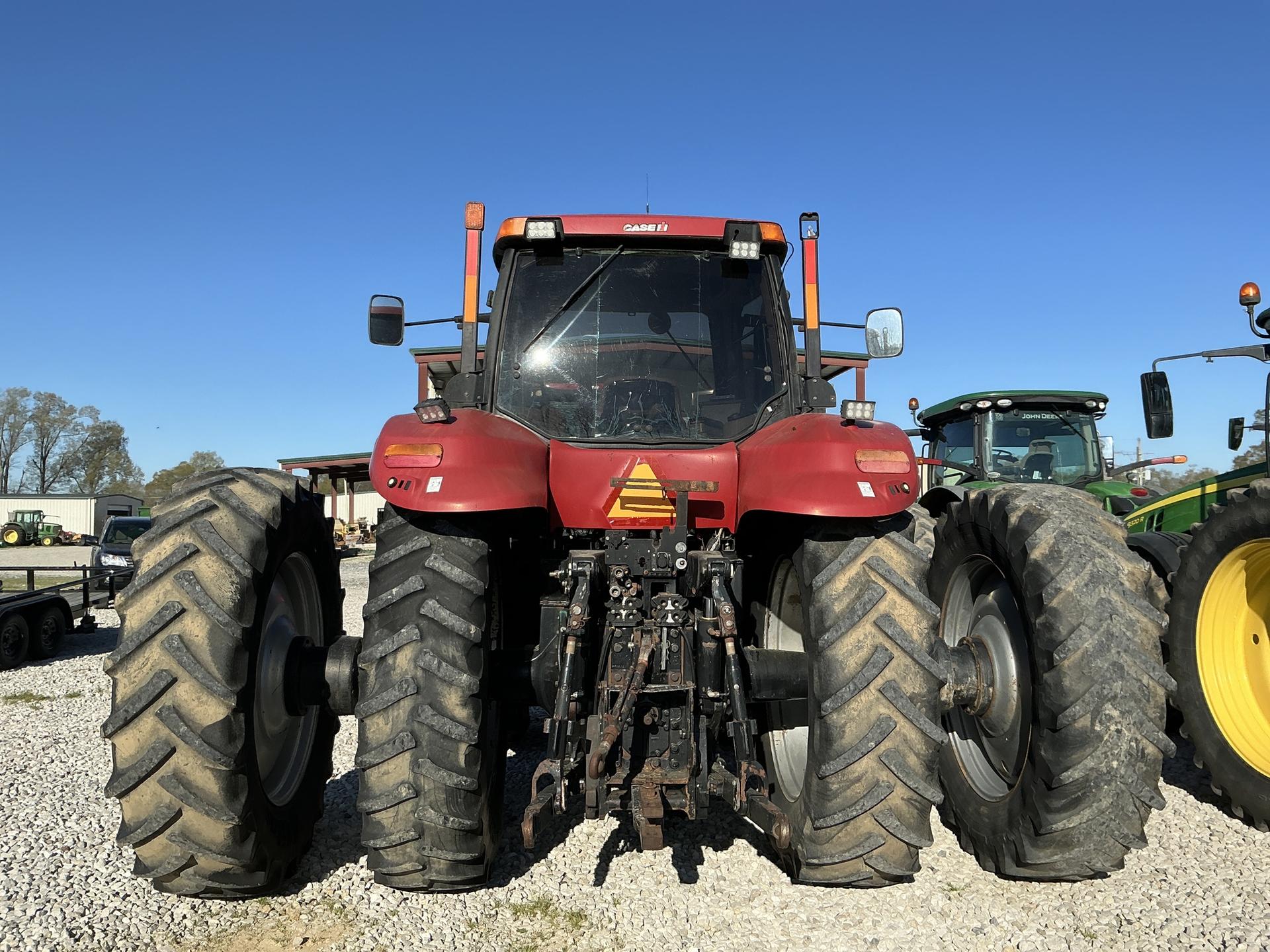 2010 Case IH MX 305 Image