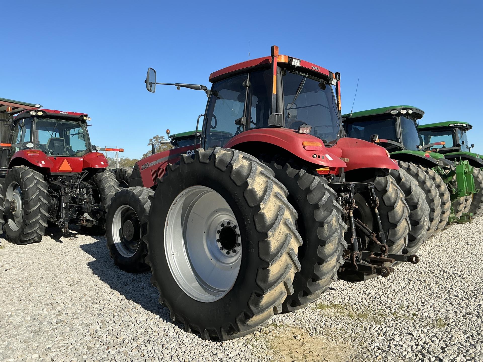 2010 Case IH MX 305 Image