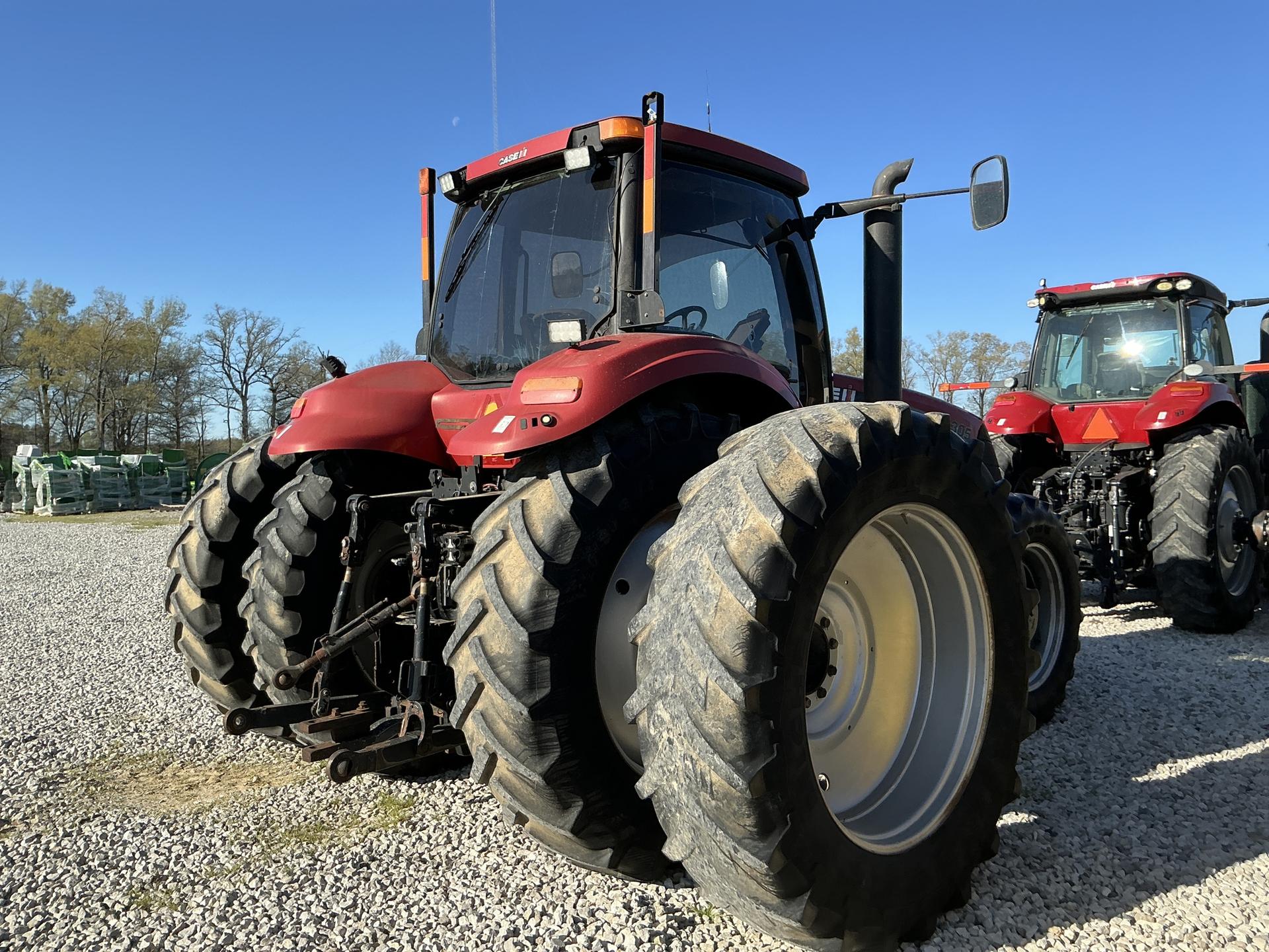 2010 Case IH MX 305 Image