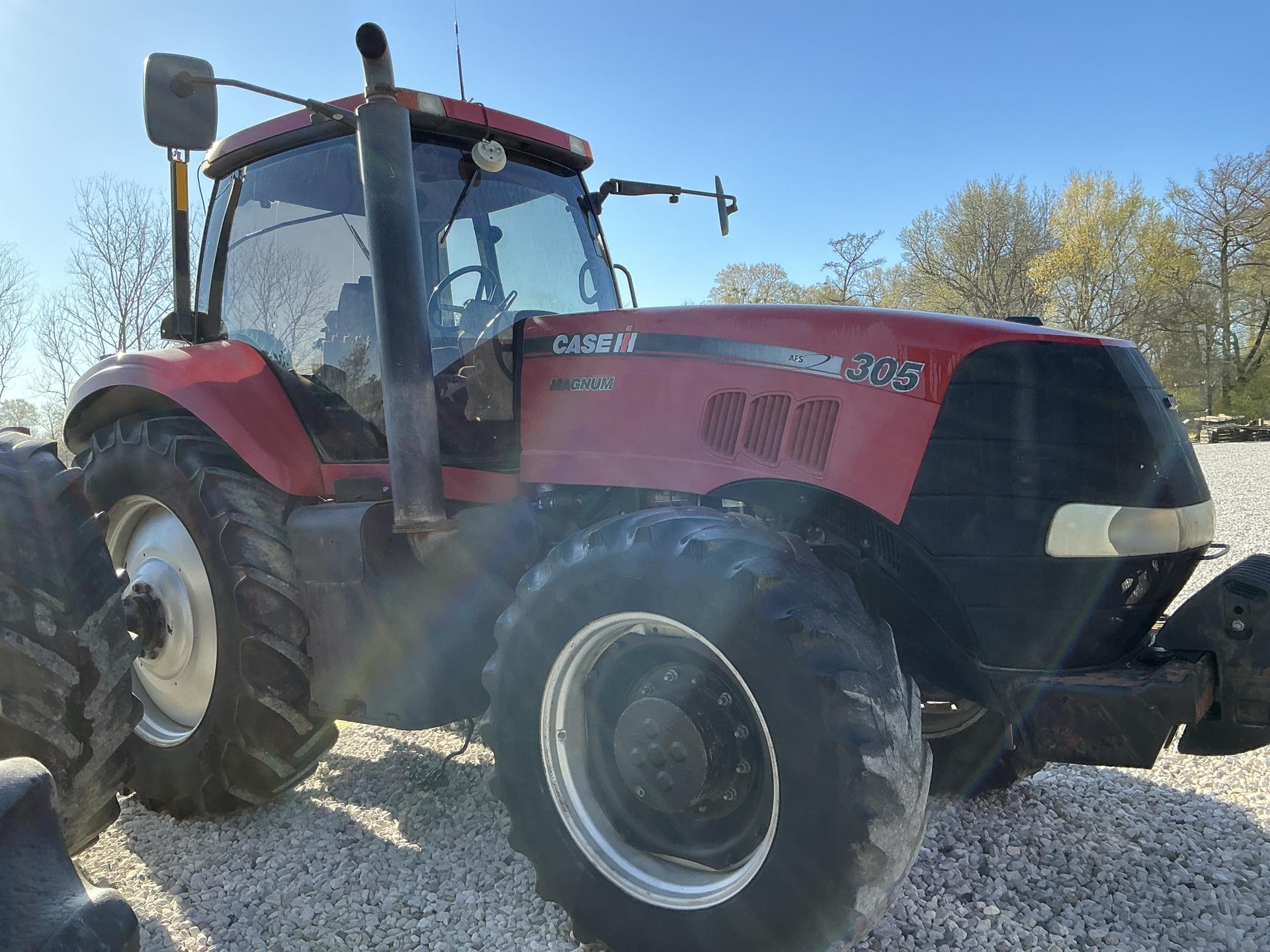 2010 Case IH MX 305 Image