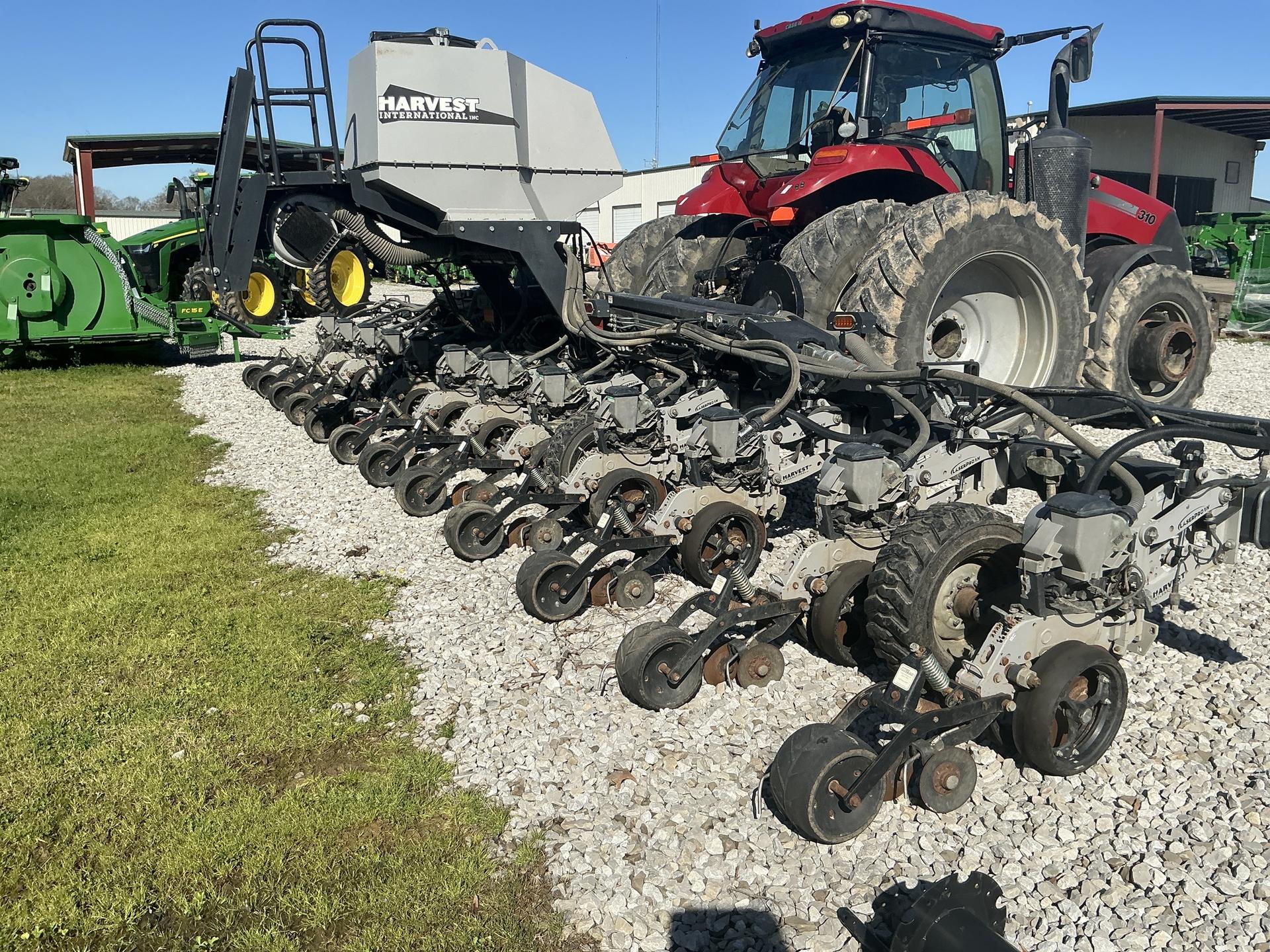 2016 International 1238 Planter Image