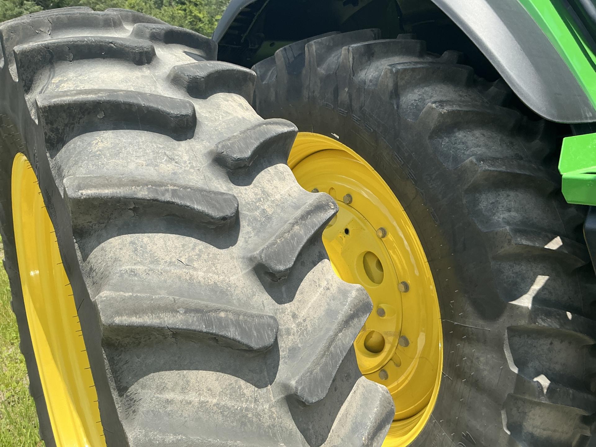 2021 John Deere 8R 310 Image