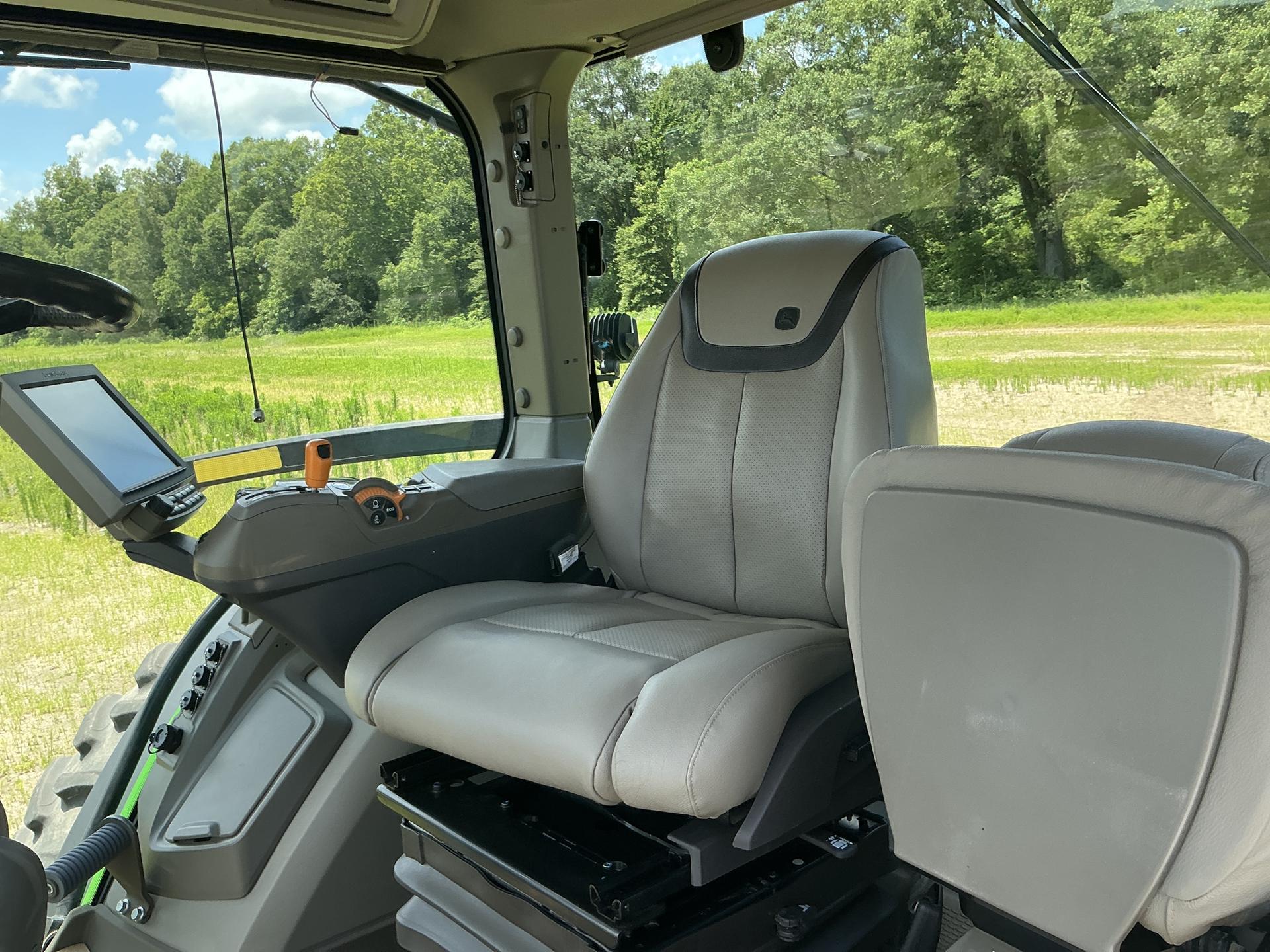 2021 John Deere 8R 310 Image