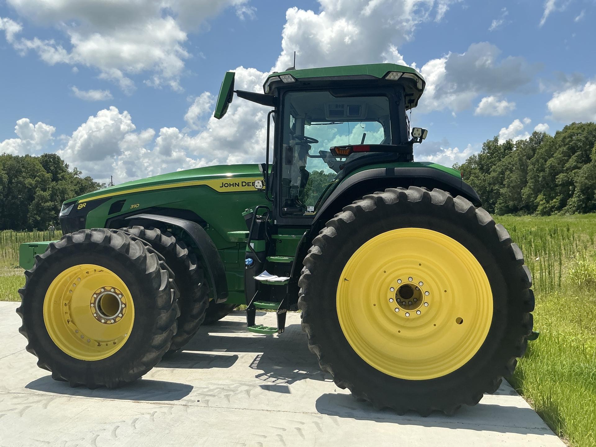 2021 John Deere 8R 310 Image