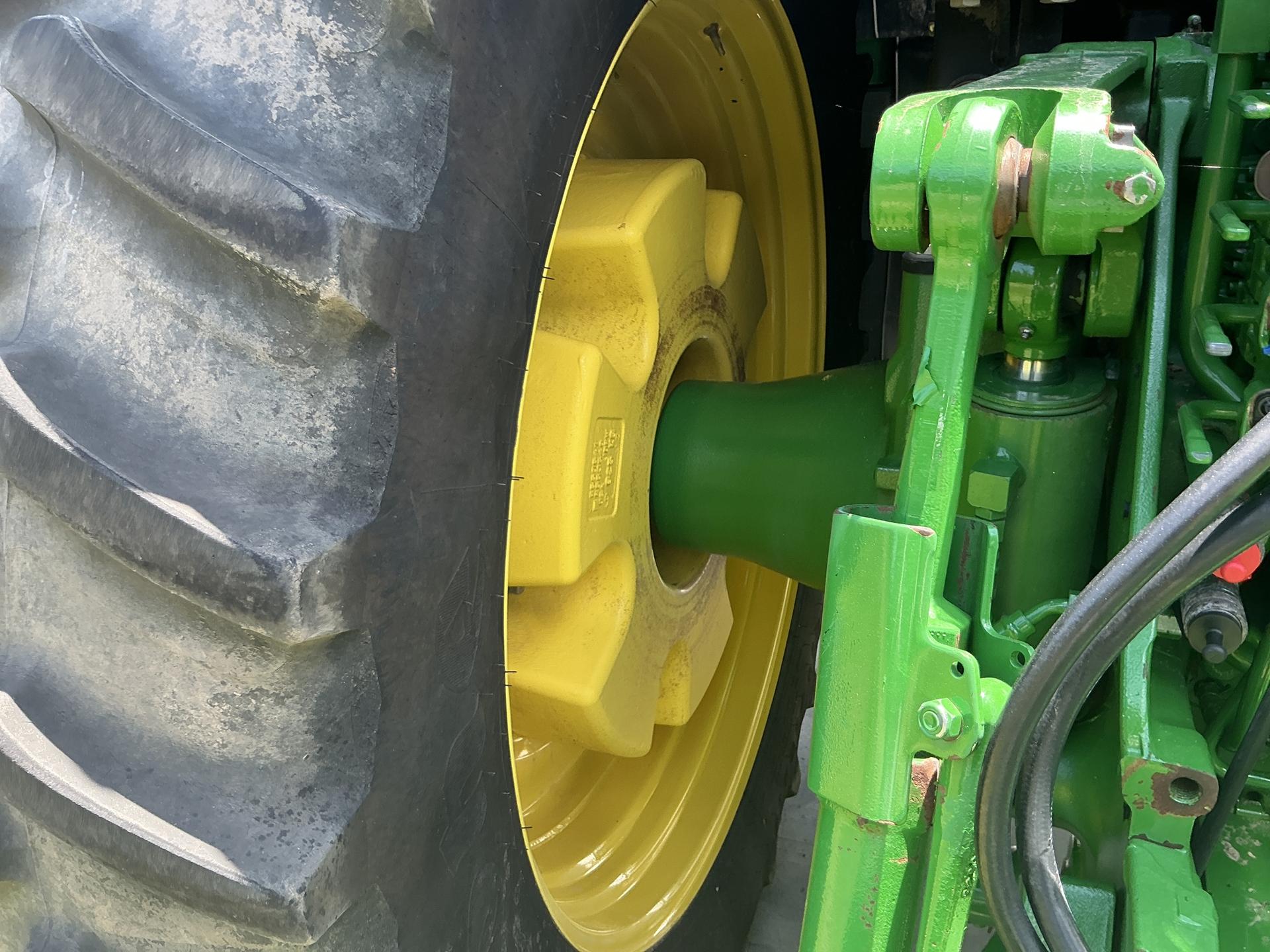 2021 John Deere 8R 310 Image