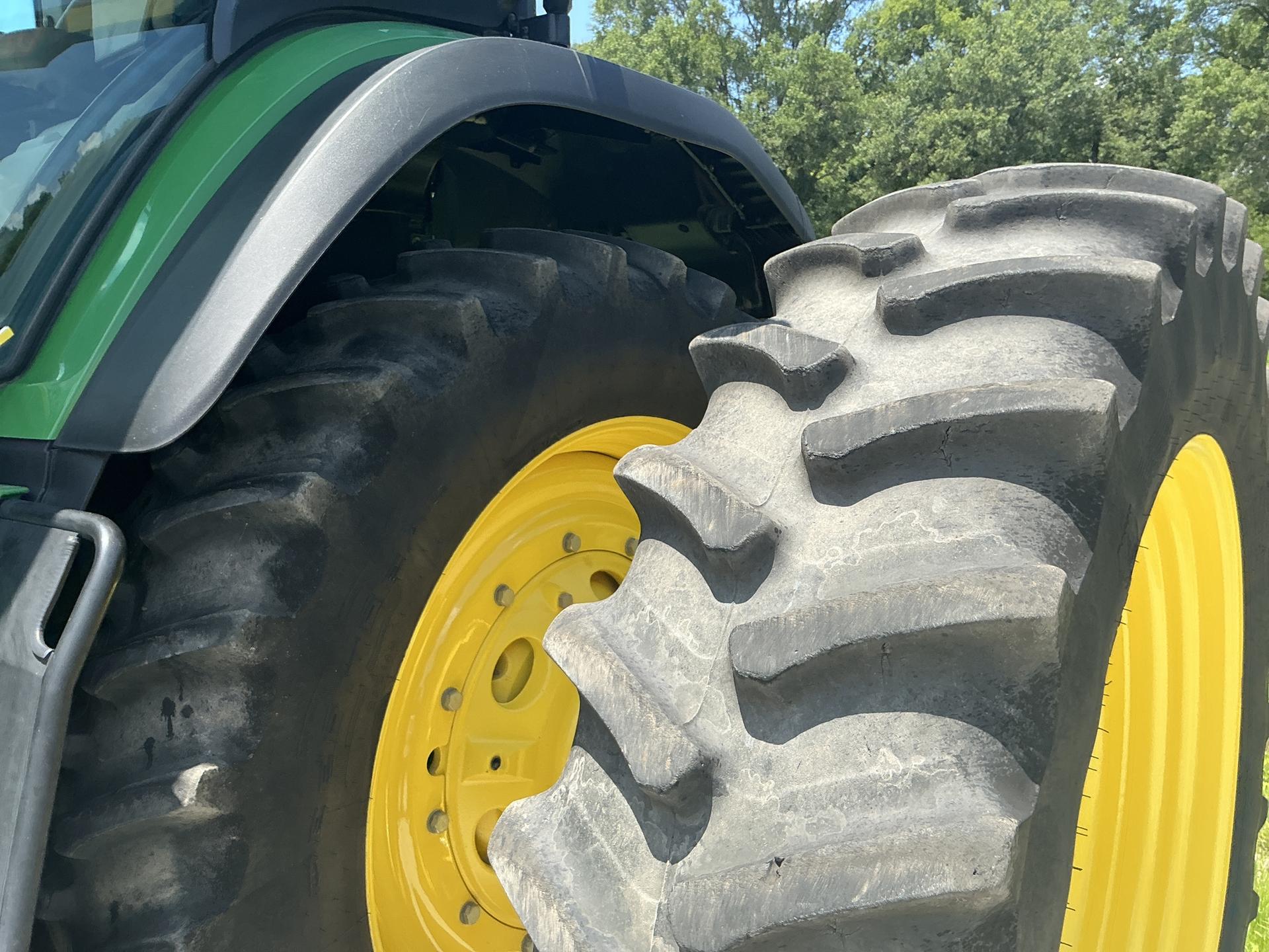 2021 John Deere 8R 310 Image