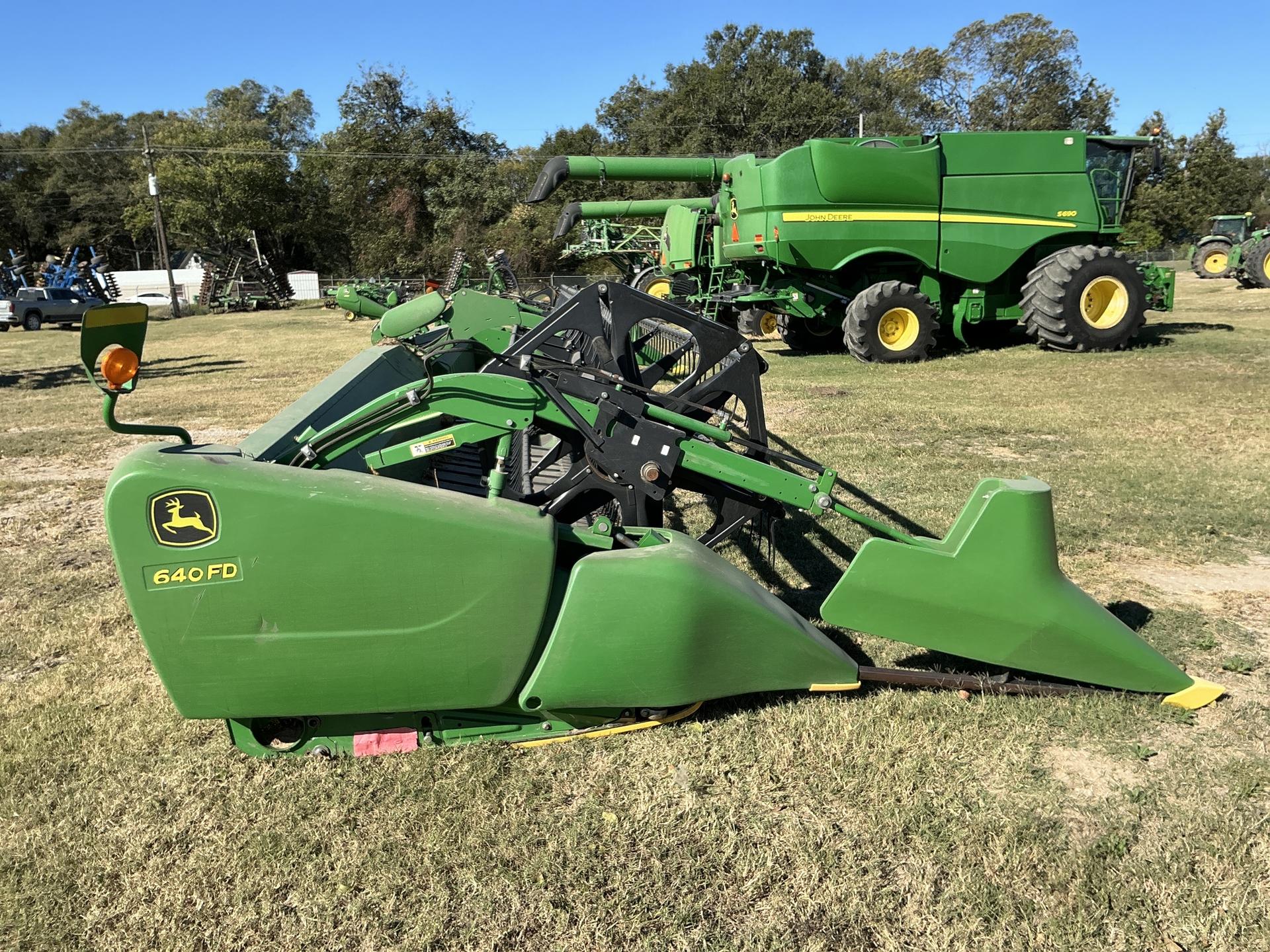 2014 John Deere 640FD Image