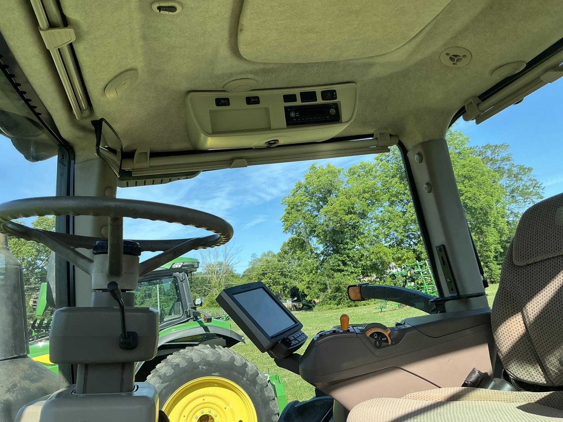 2015 John Deere 8320R Image