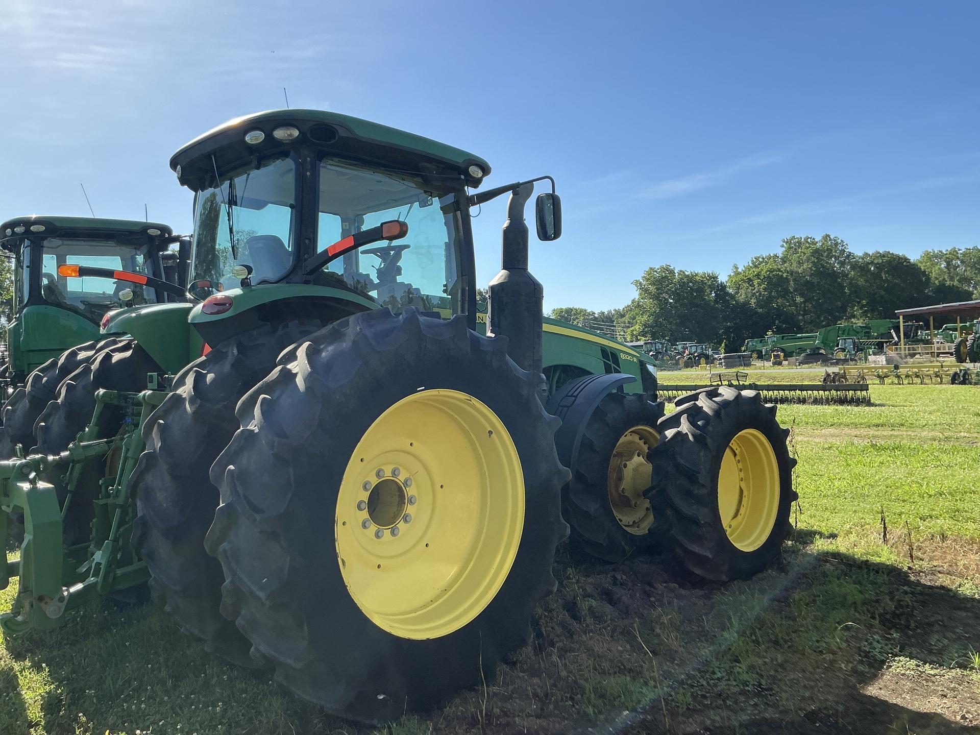 2015 John Deere 8320R Image