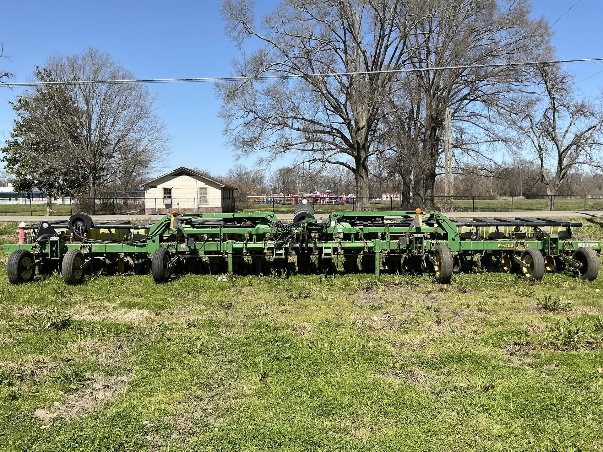 2000 John Deere 1720 Image