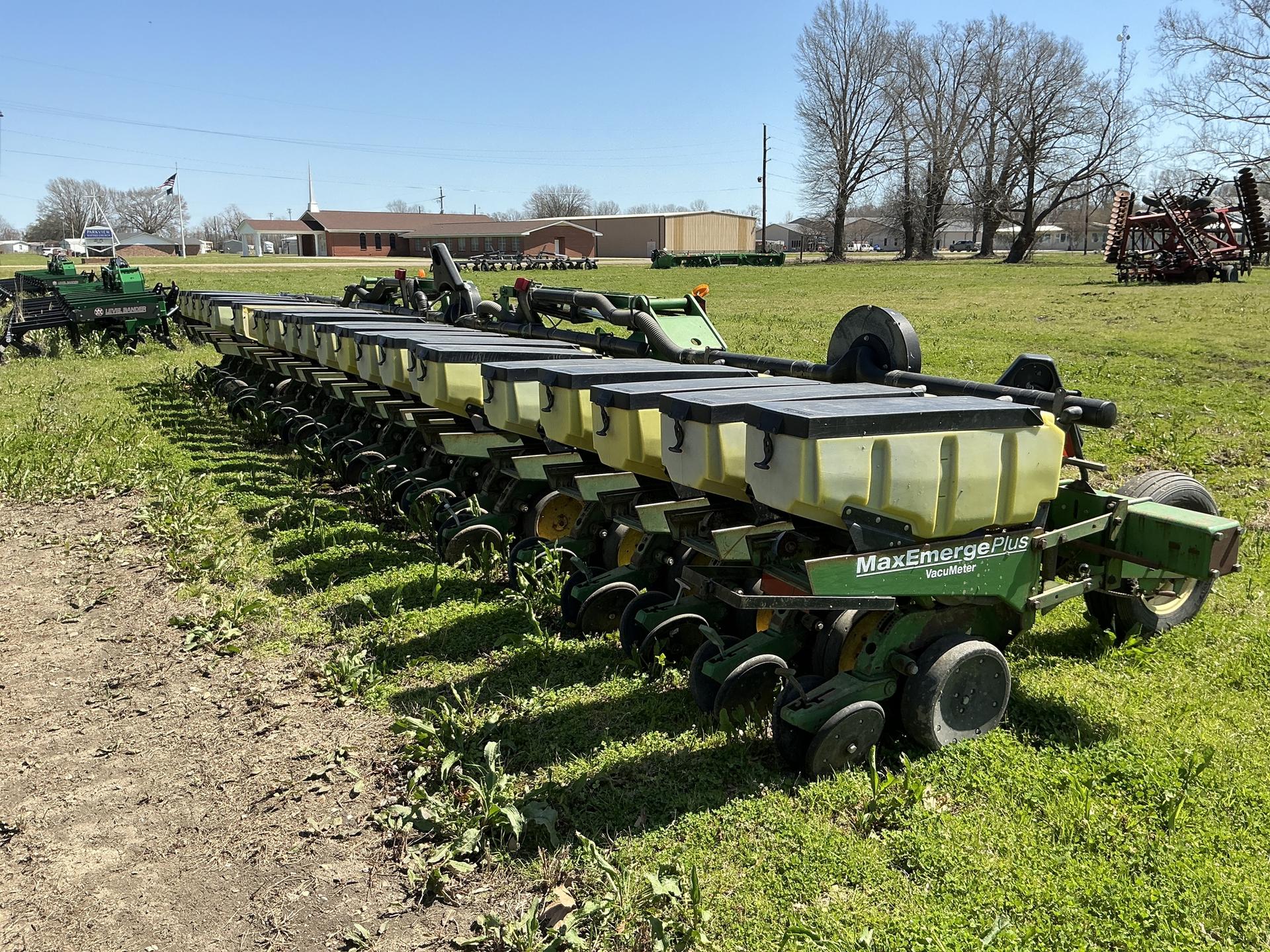 2000 John Deere 1720 Image