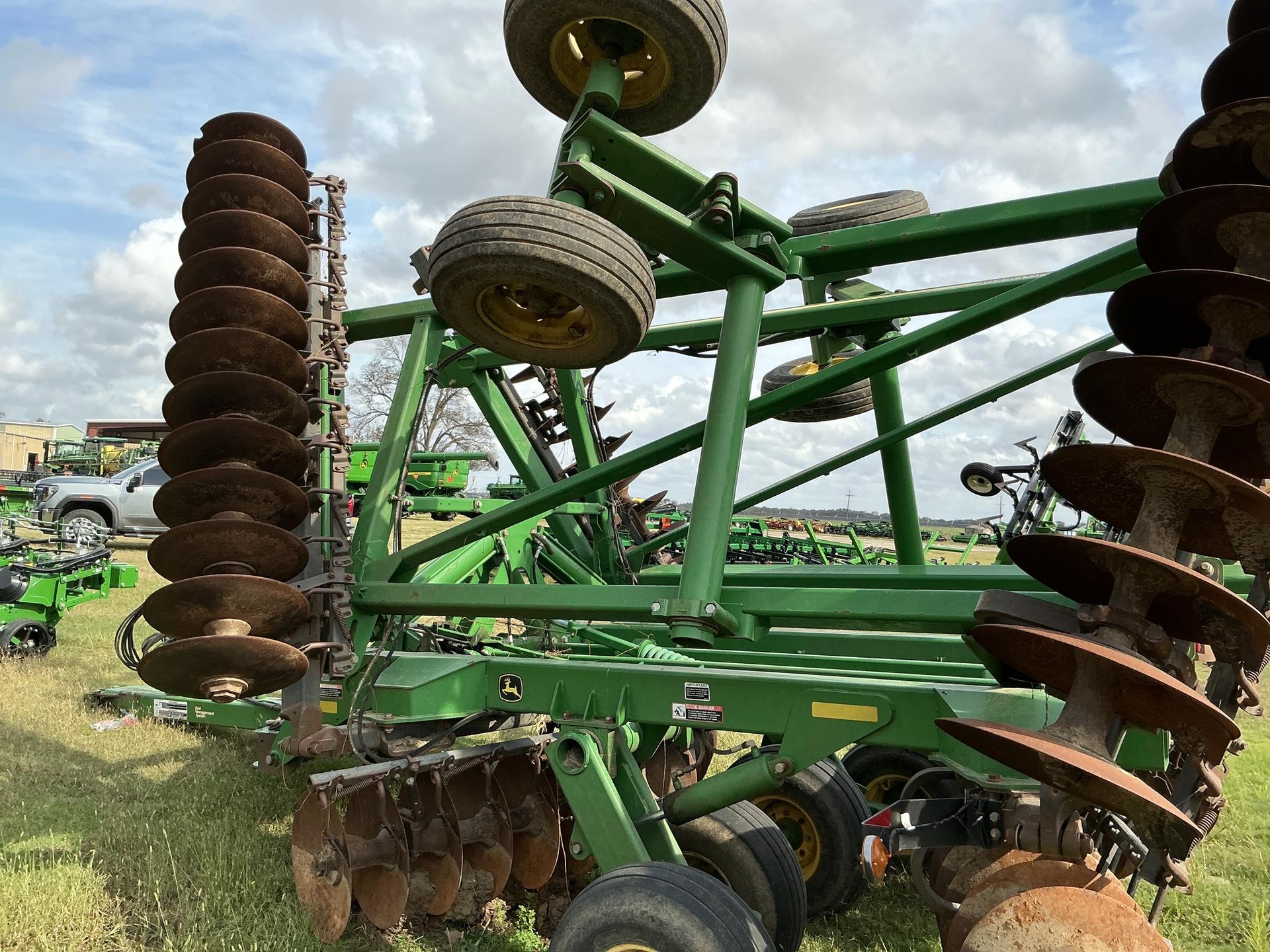2013 John Deere 2623 Image