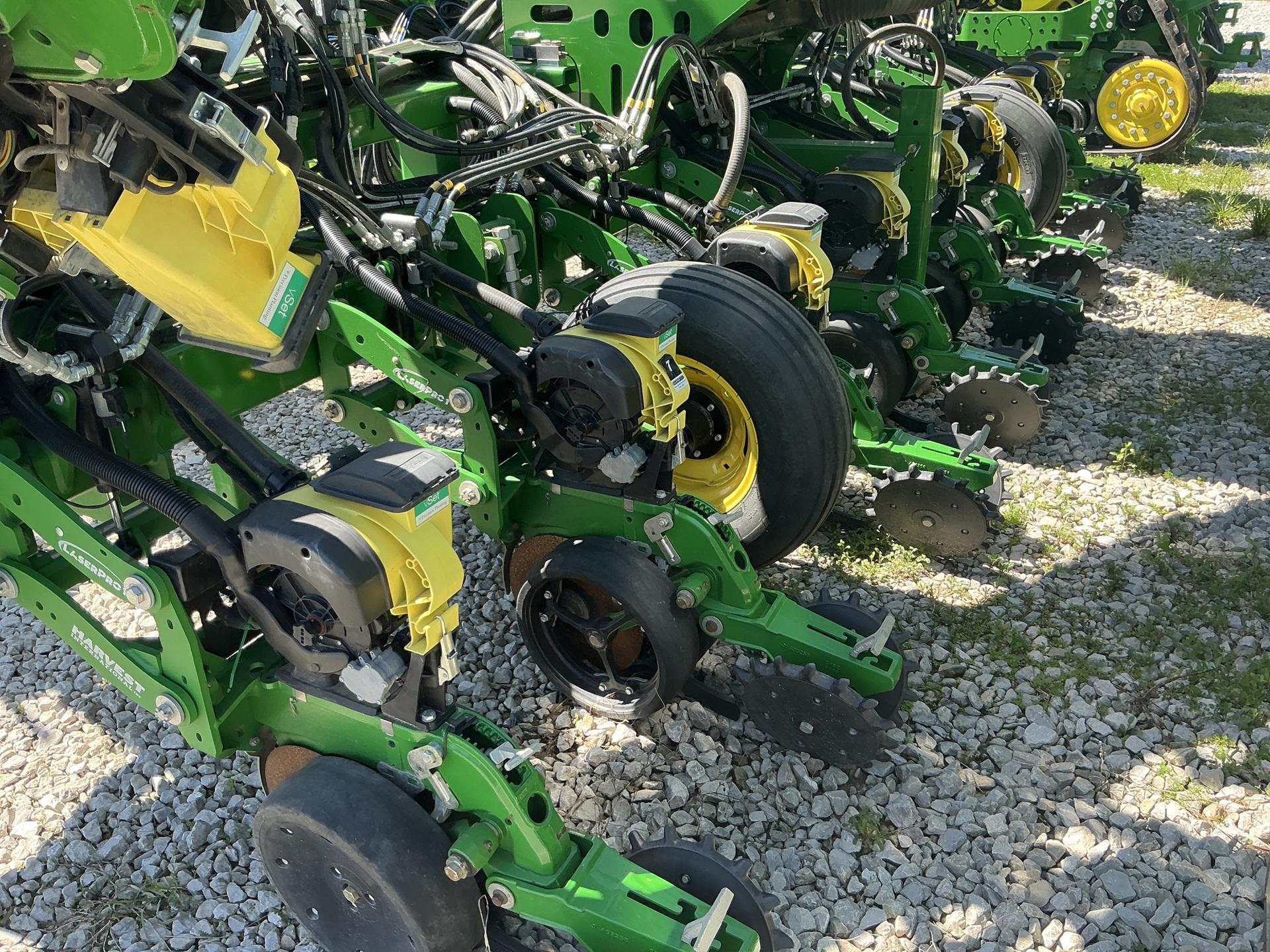 2022 Precision Planting 18R30 HS Planter Image