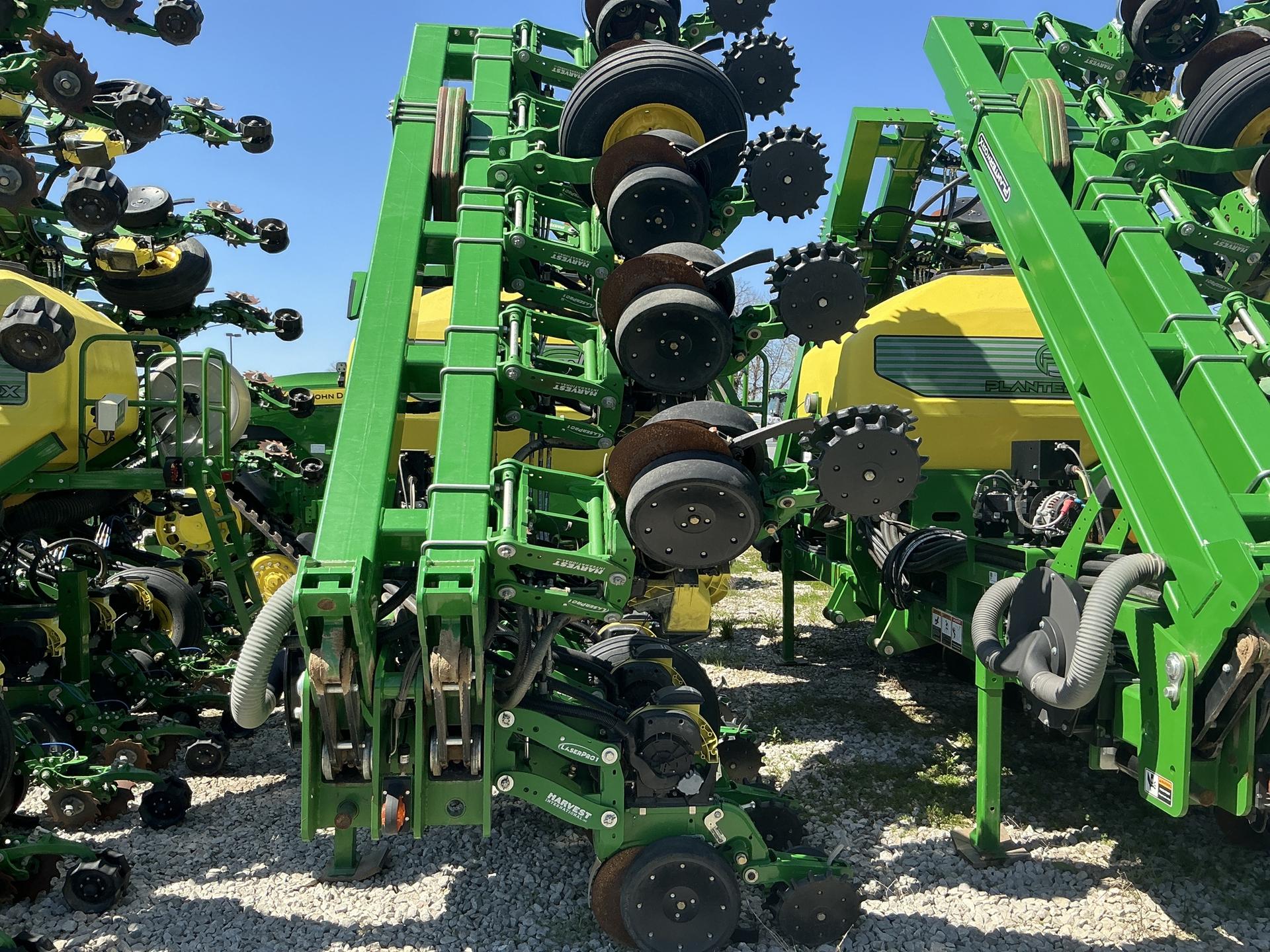 2022 Precision Planting 18R30 HS Planter Image