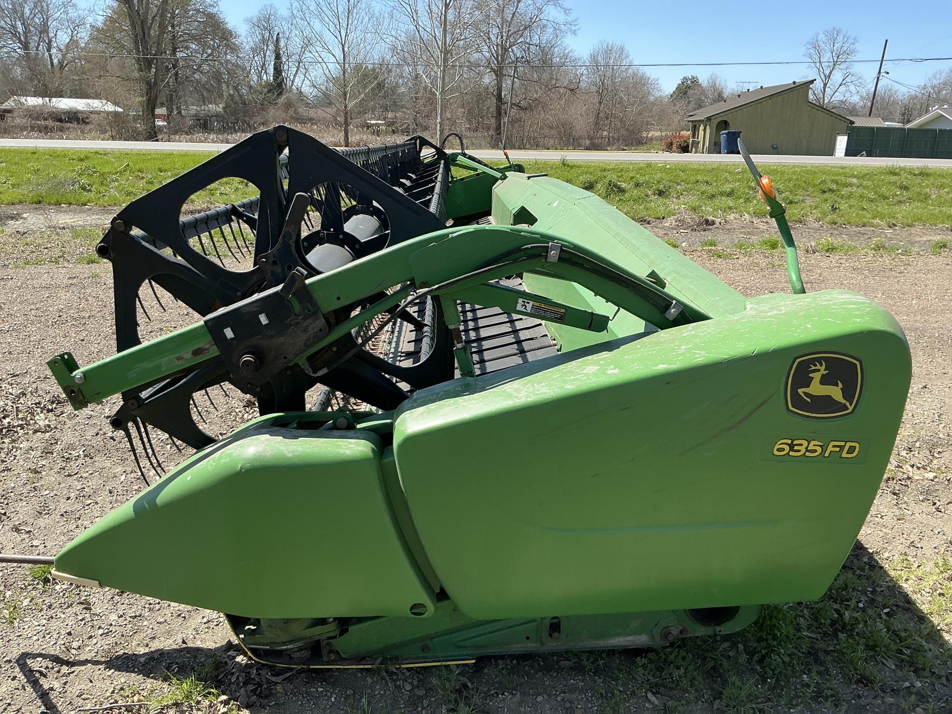 2012 John Deere 635FD Image