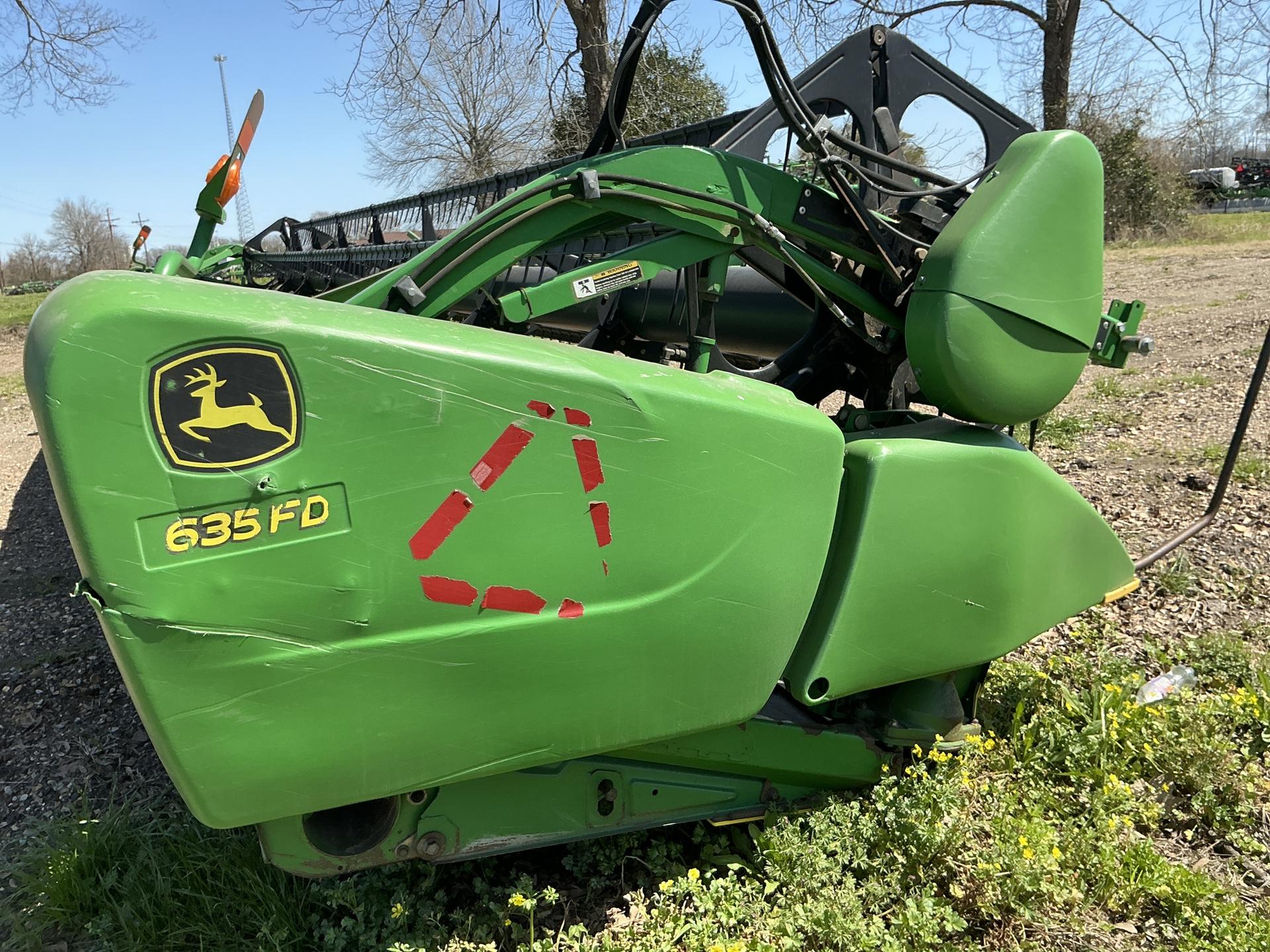 2012 John Deere 635FD Image