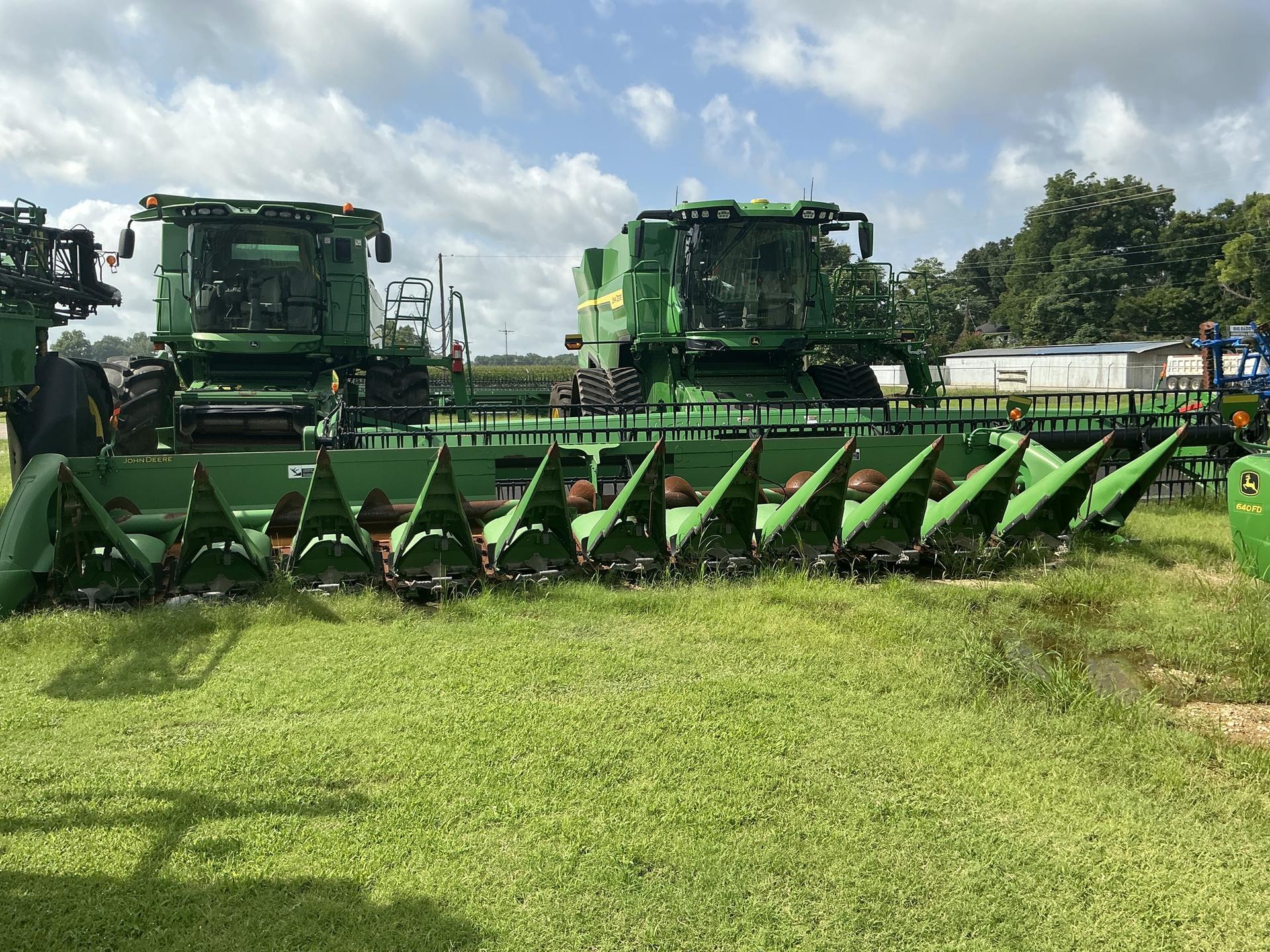 2011 John Deere 612C Image