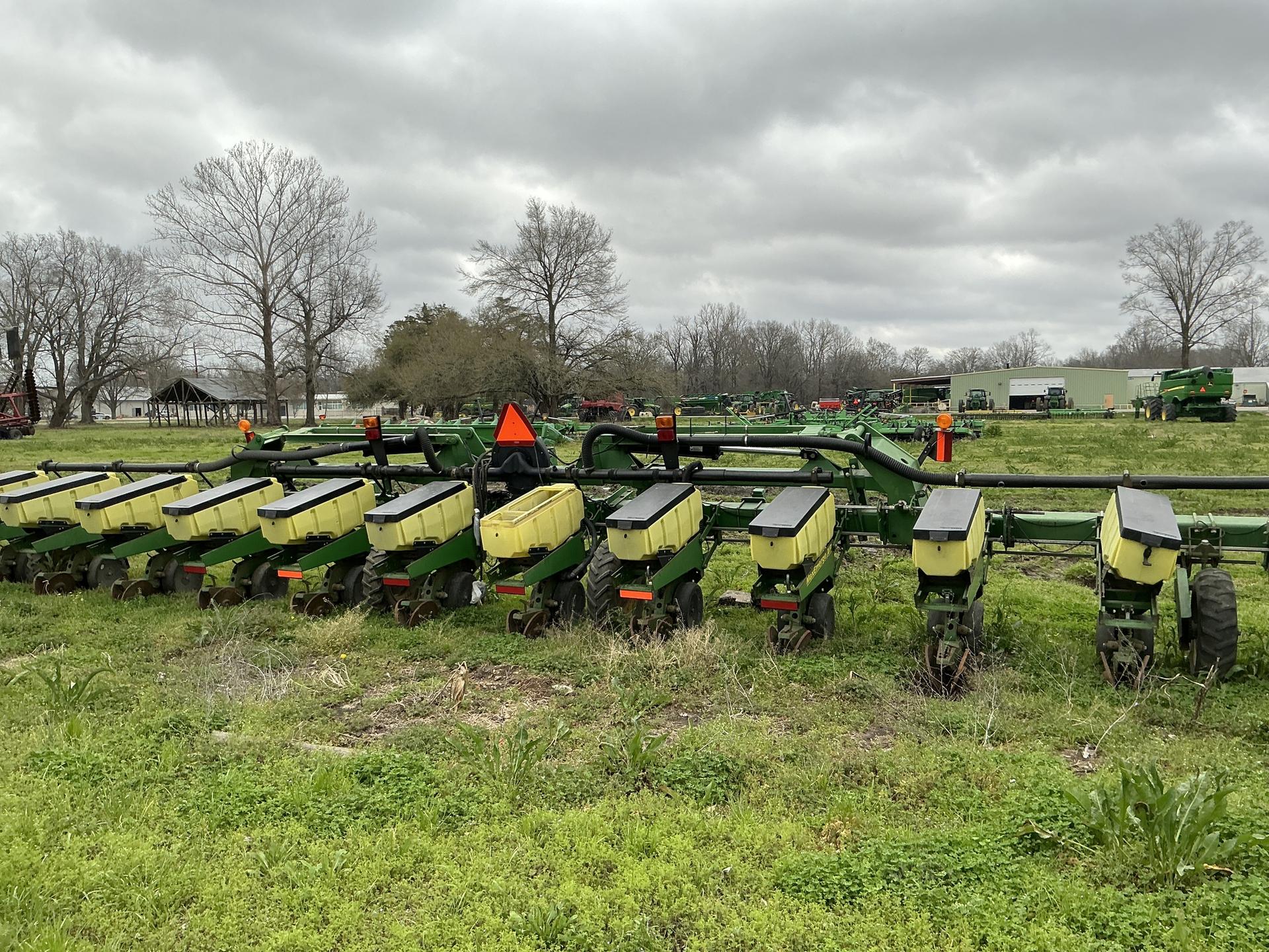 2007 John Deere 1720 Image