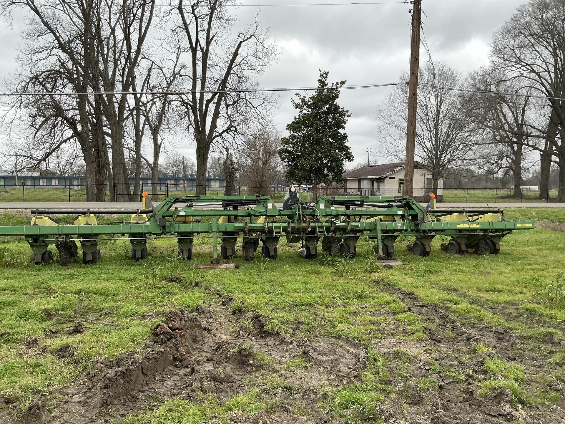 2007 John Deere 1720 Image