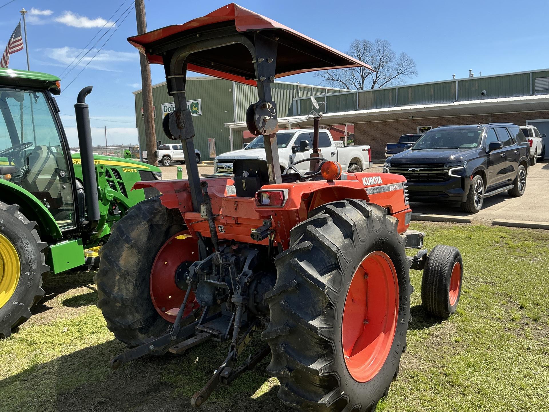 1997 Kubota M4700 Image