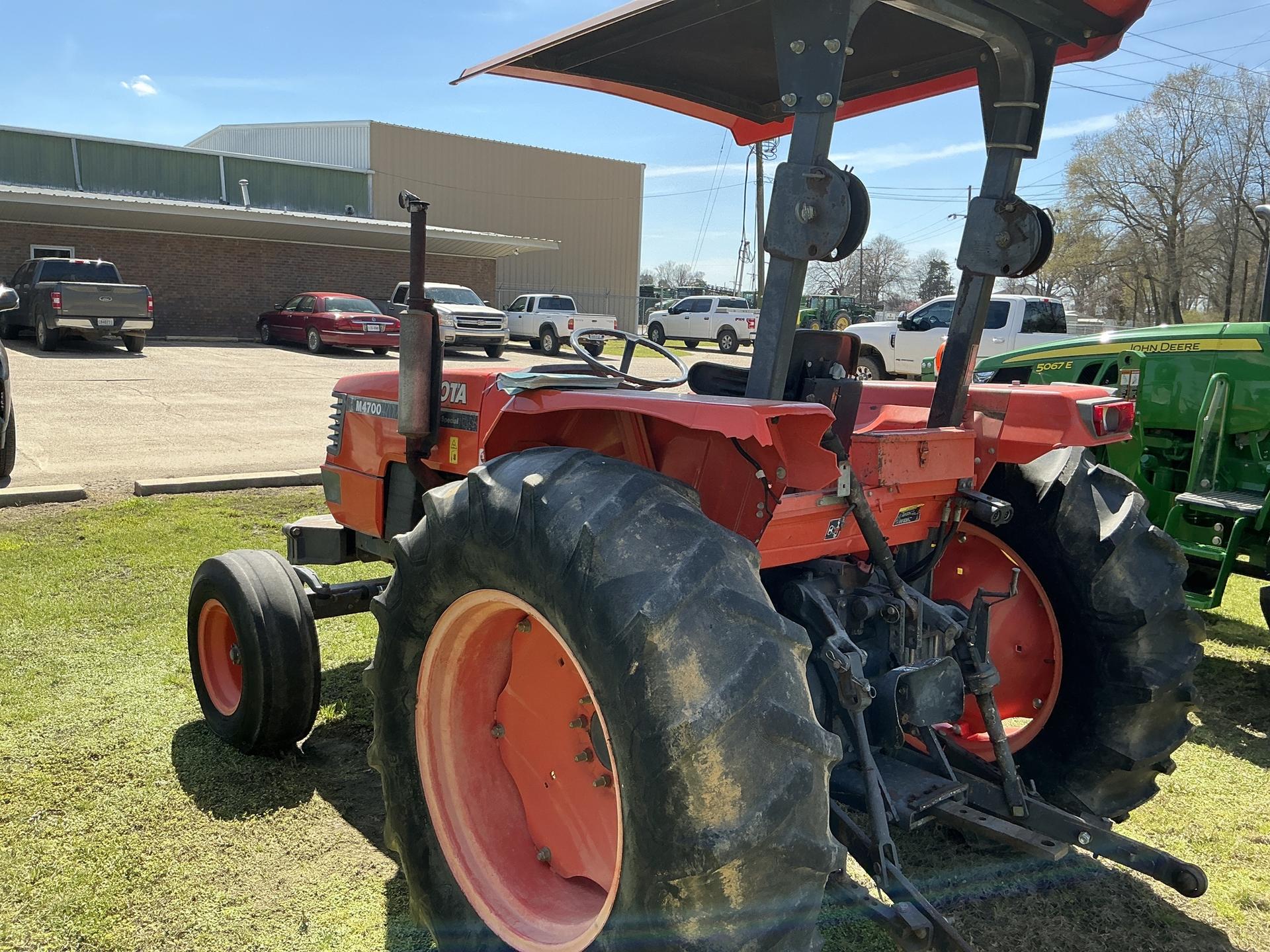 1997 Kubota M4700 Image
