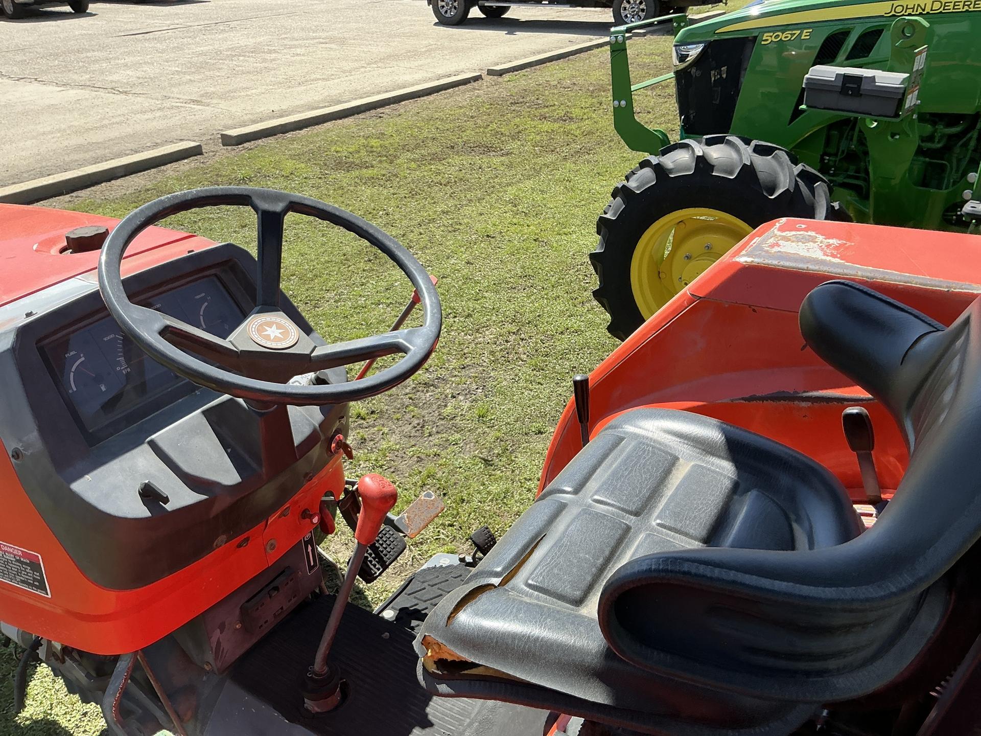 1997 Kubota M4700 Image