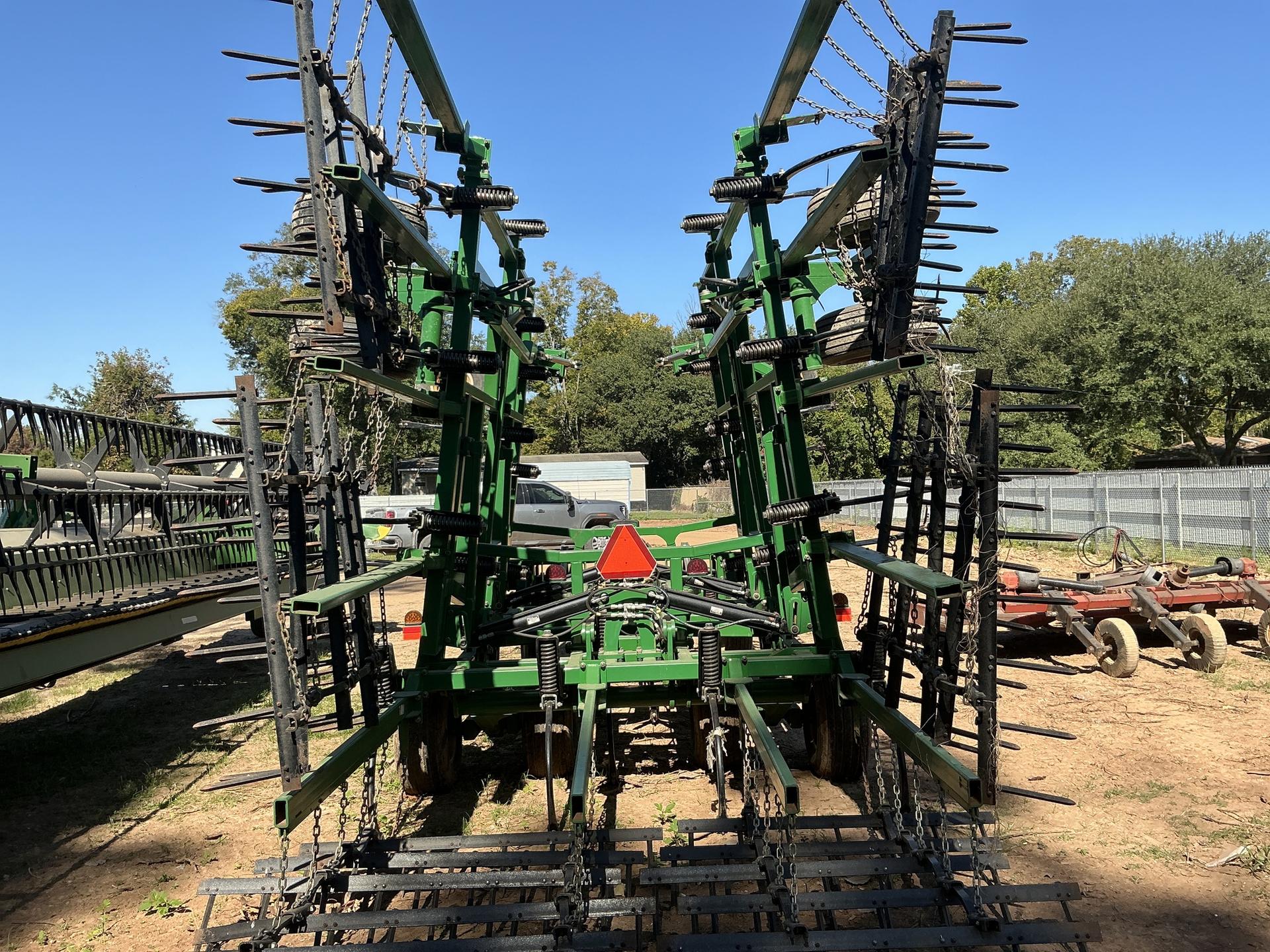 2018 Great Plains 6329UC-12 Image