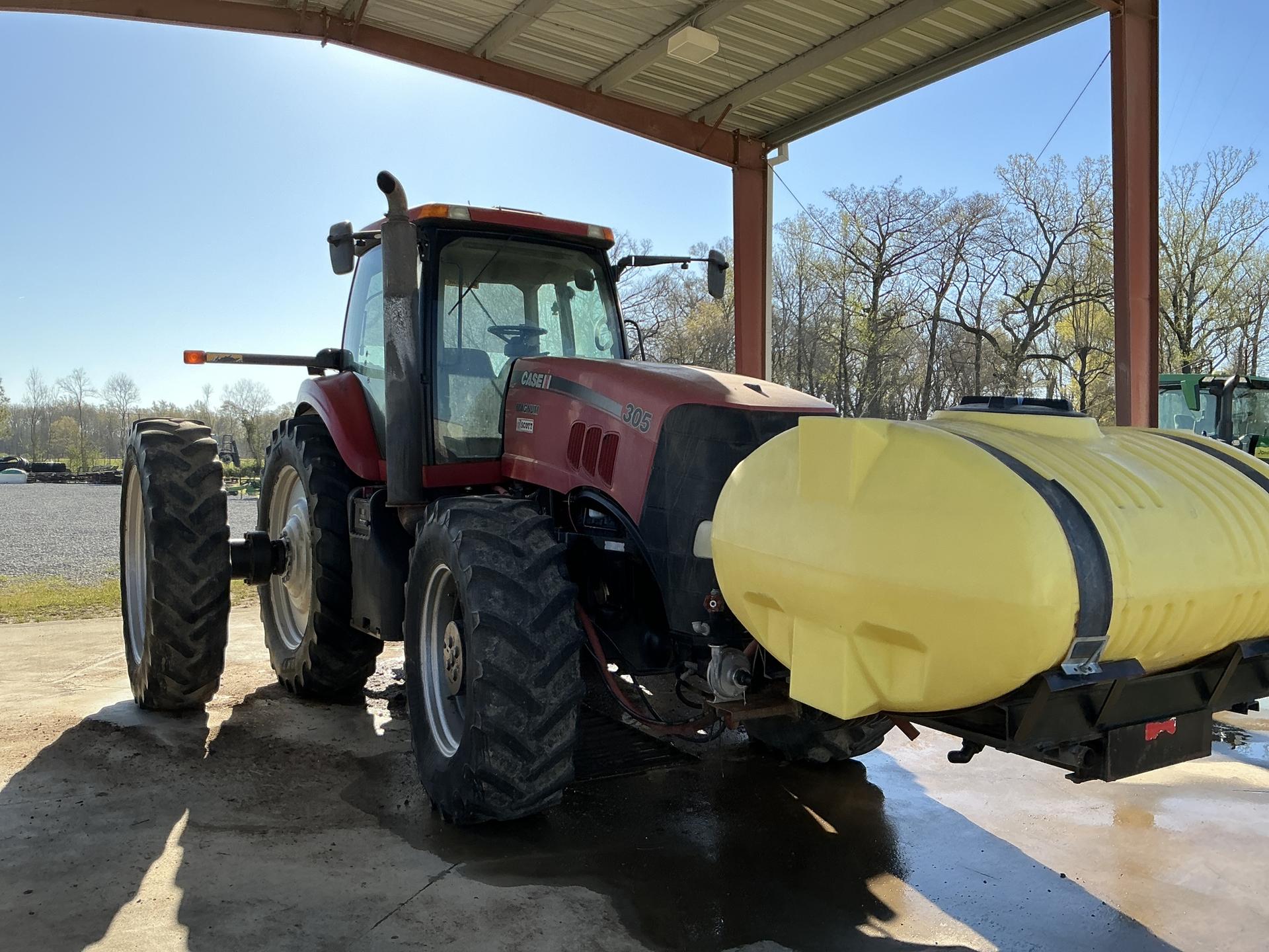 2010 Case IH MX 305 Image