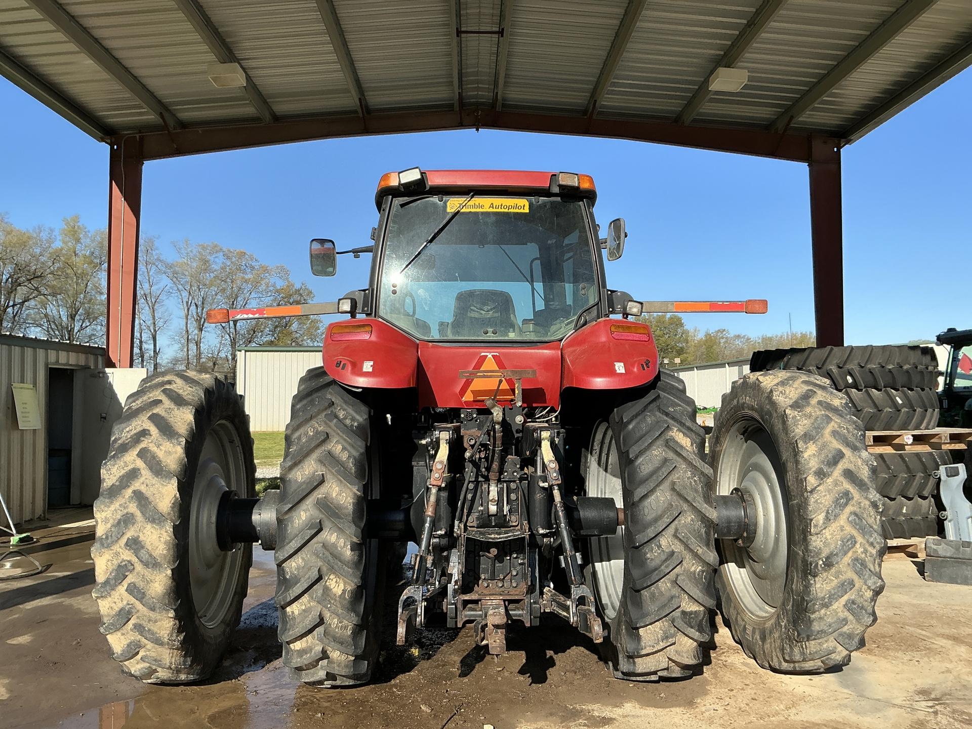 2010 Case IH MX 305 Image