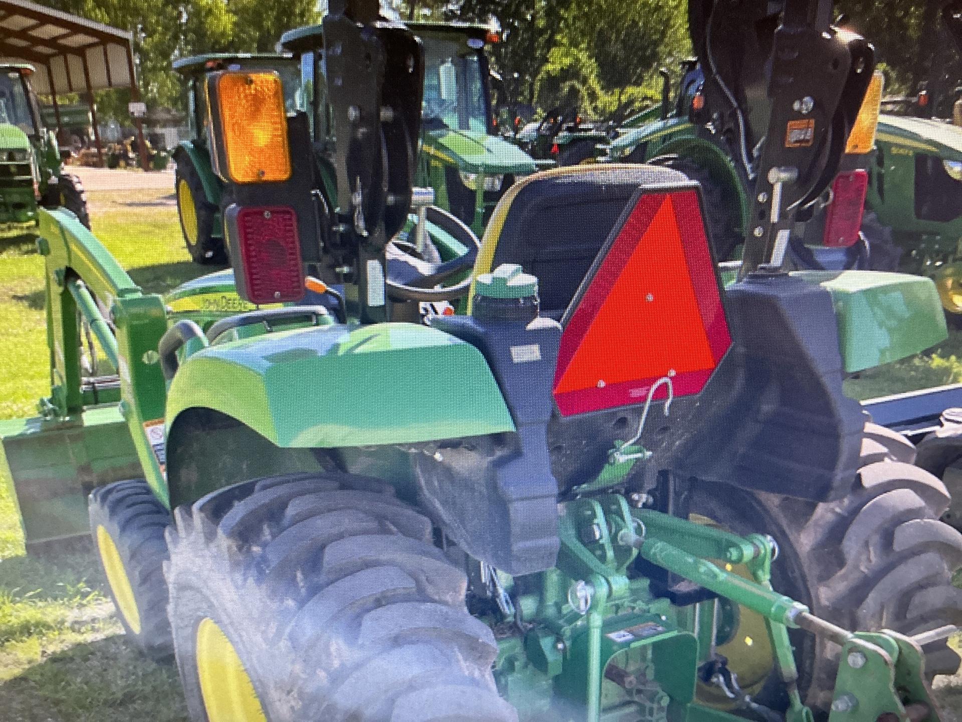 2022 John Deere 3035D Image