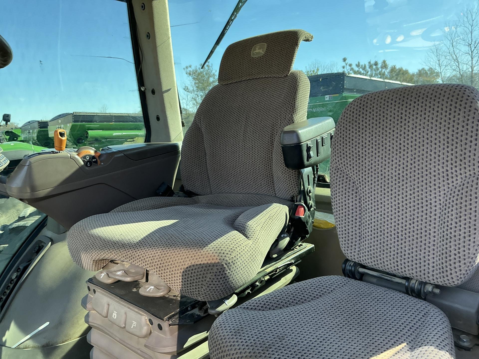 2019 John Deere 8320R Image