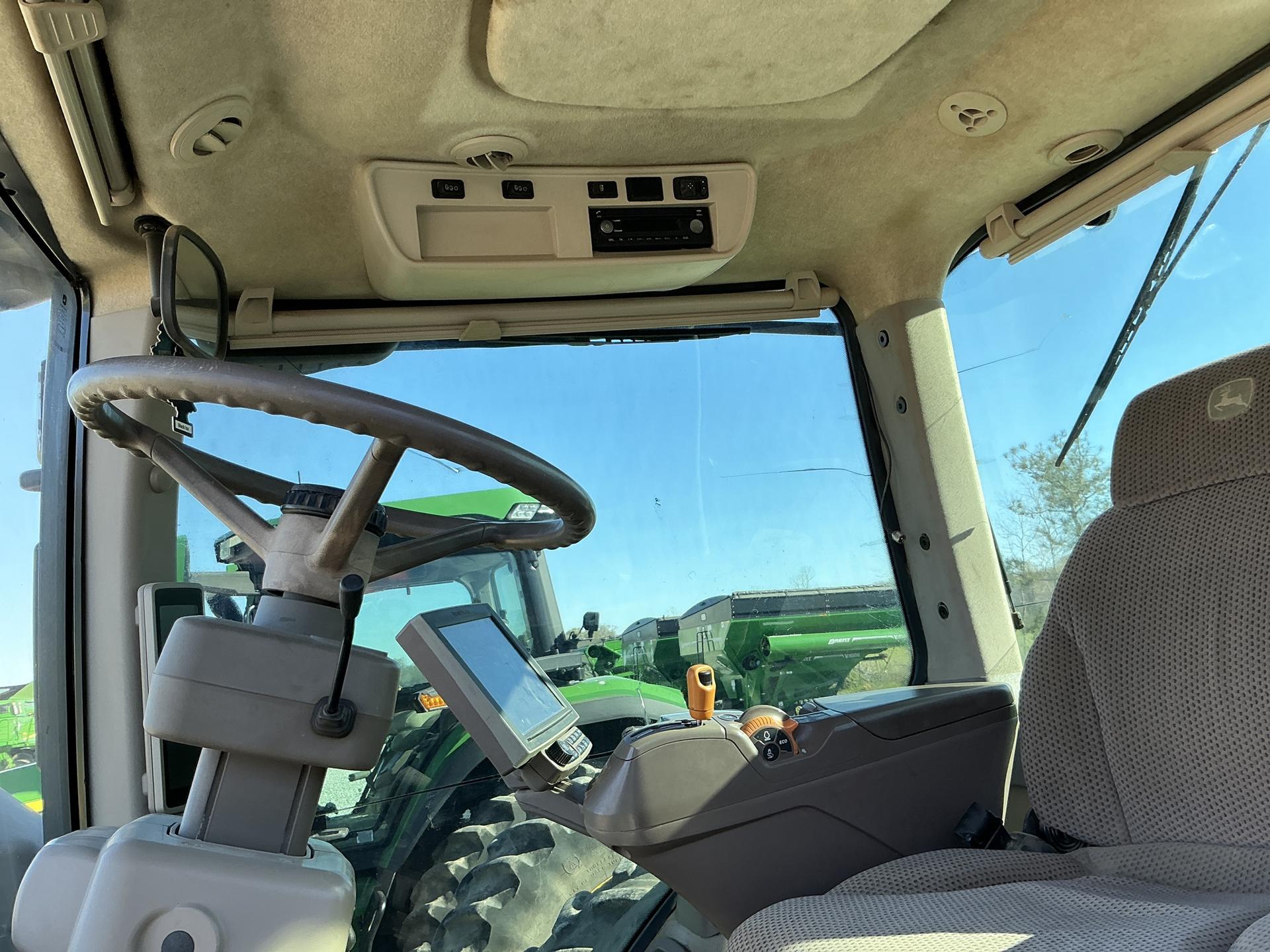 2019 John Deere 8320R Image