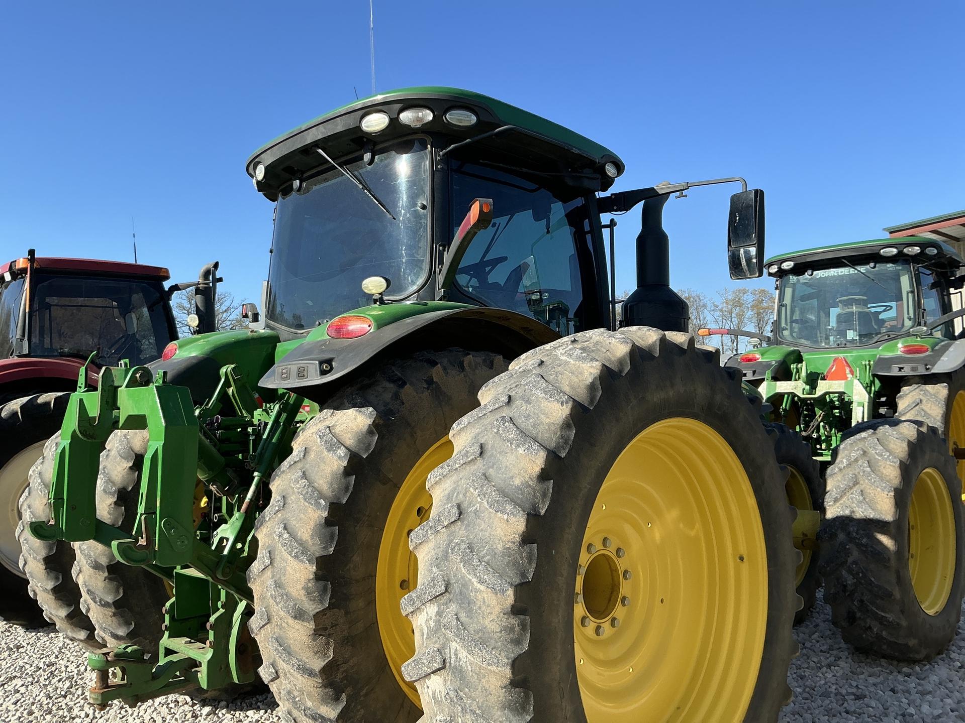2019 John Deere 8320R Image