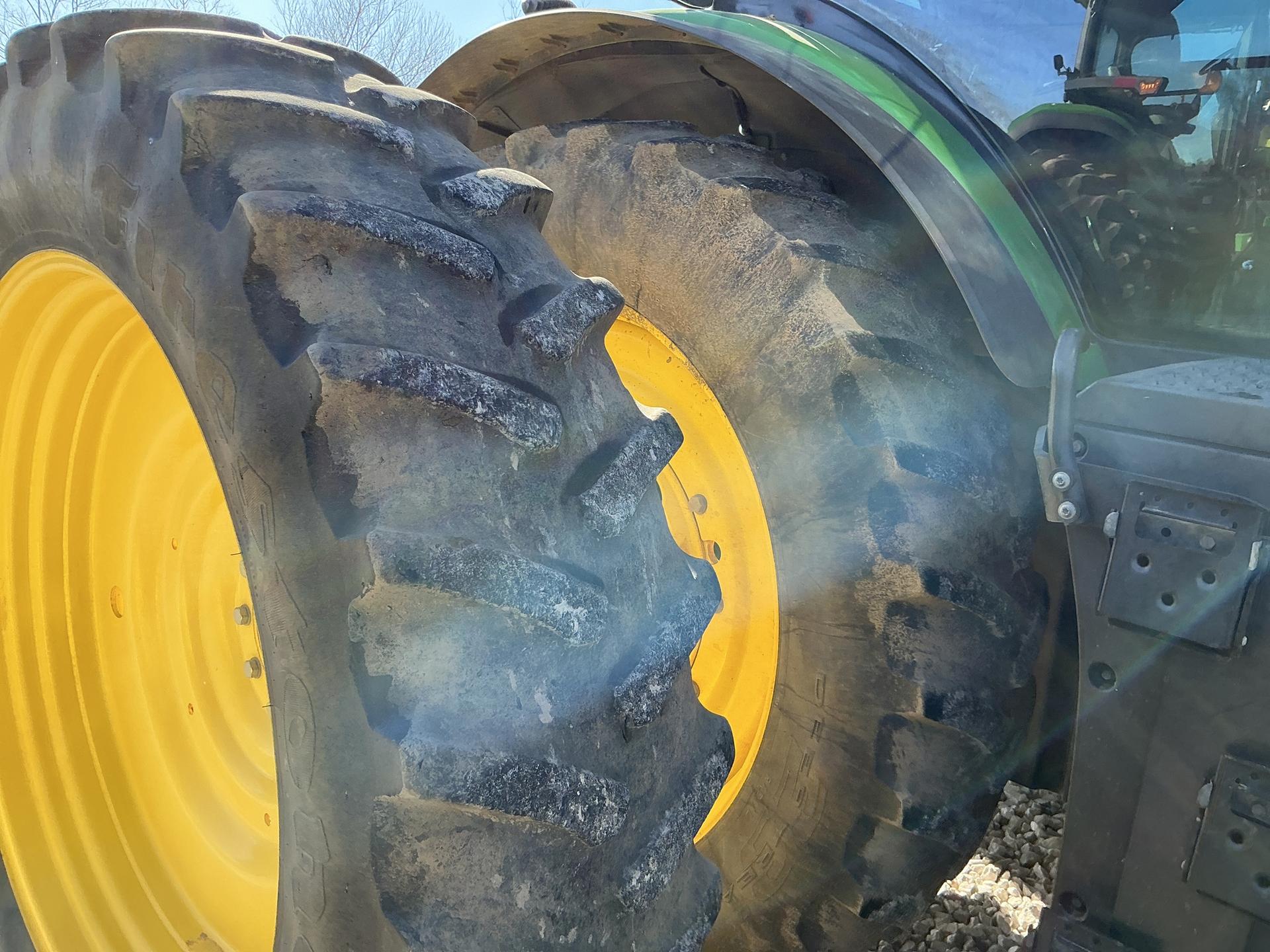 2019 John Deere 8320R Image