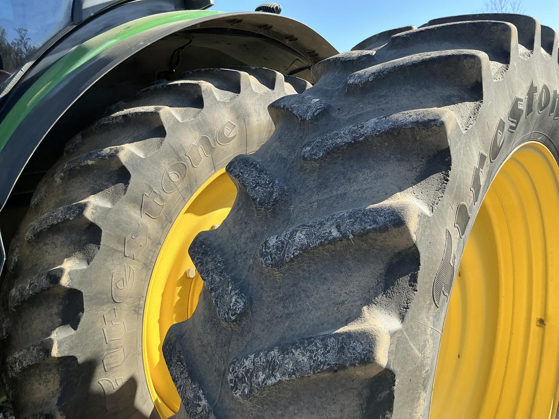 2019 John Deere 8320R Image