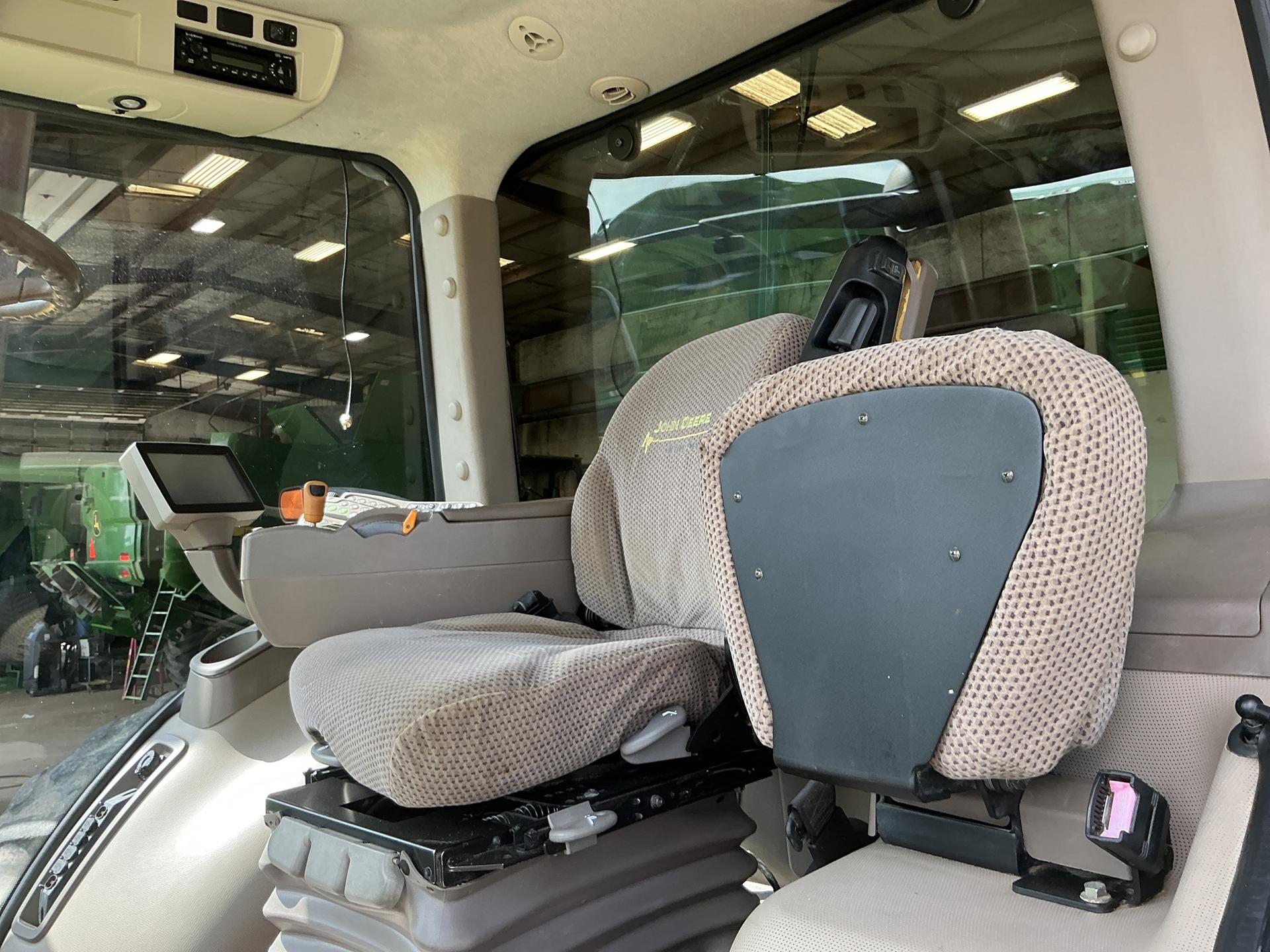 2011 John Deere 8285R Image