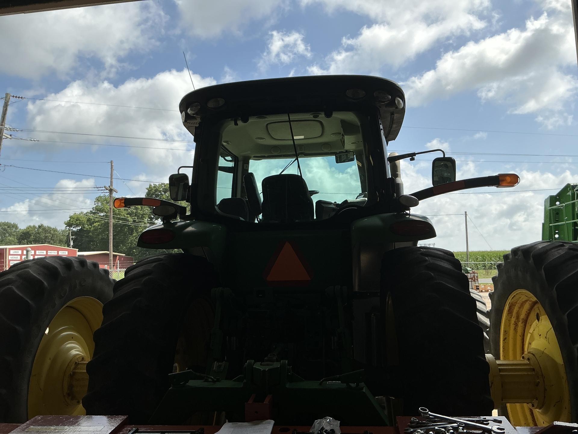 2011 John Deere 8285R Image