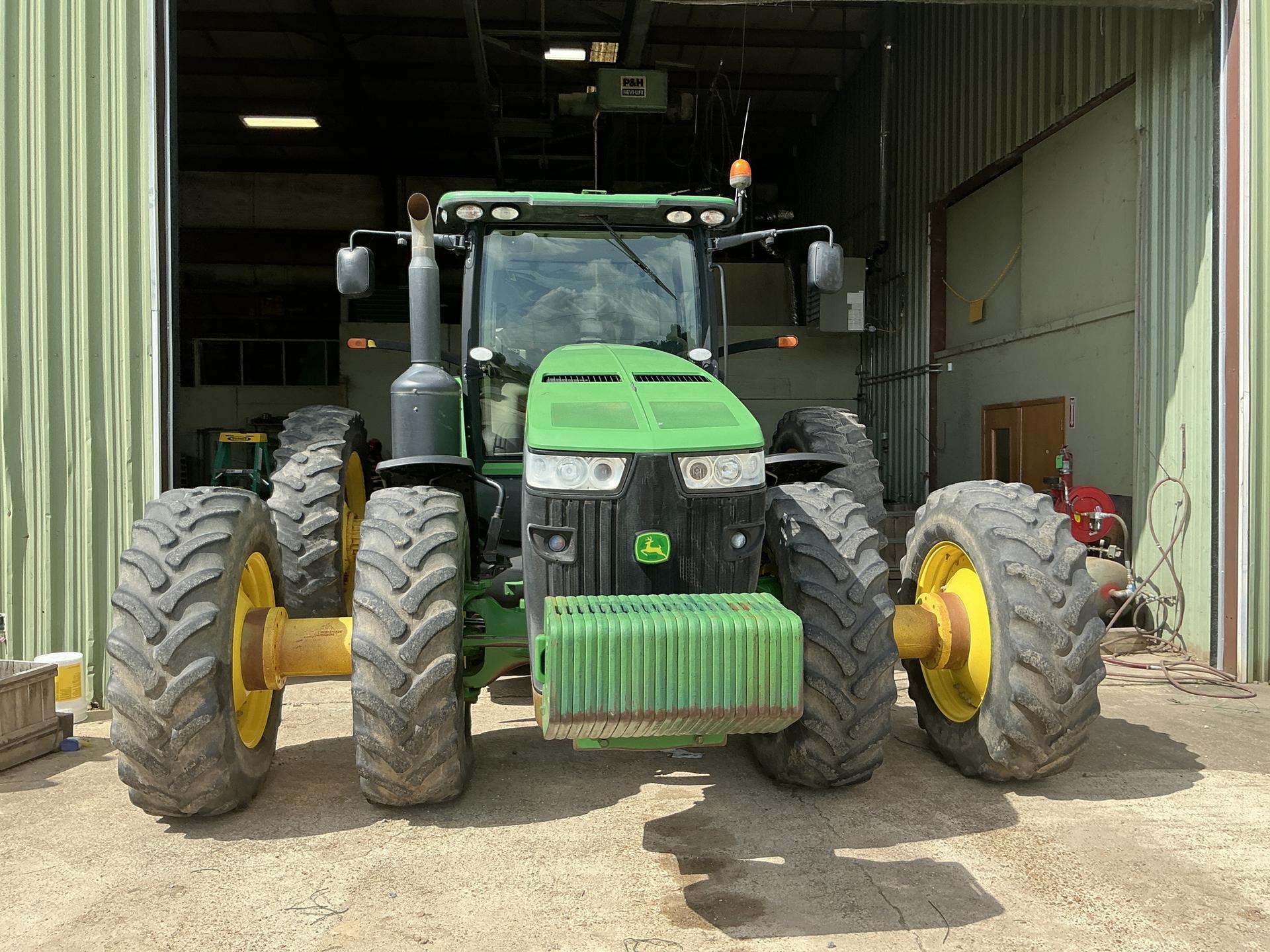 2011 John Deere 8285R Image