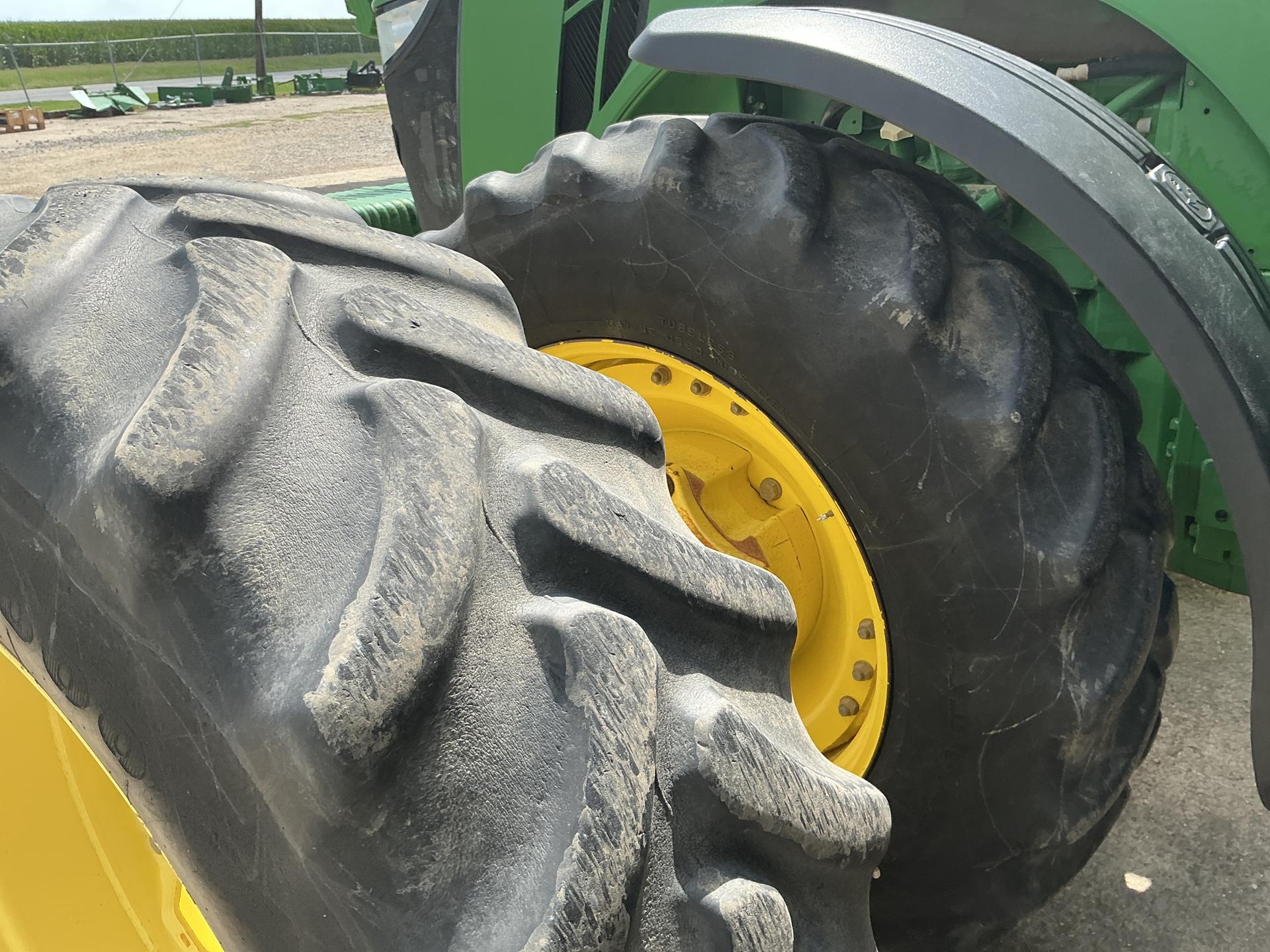 2011 John Deere 8285R Image