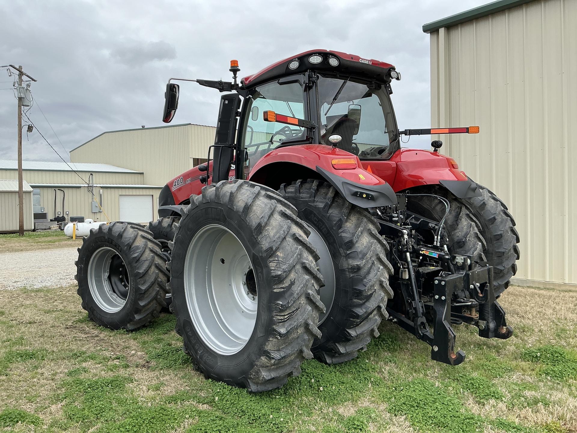 2022 Case IH 400 Image